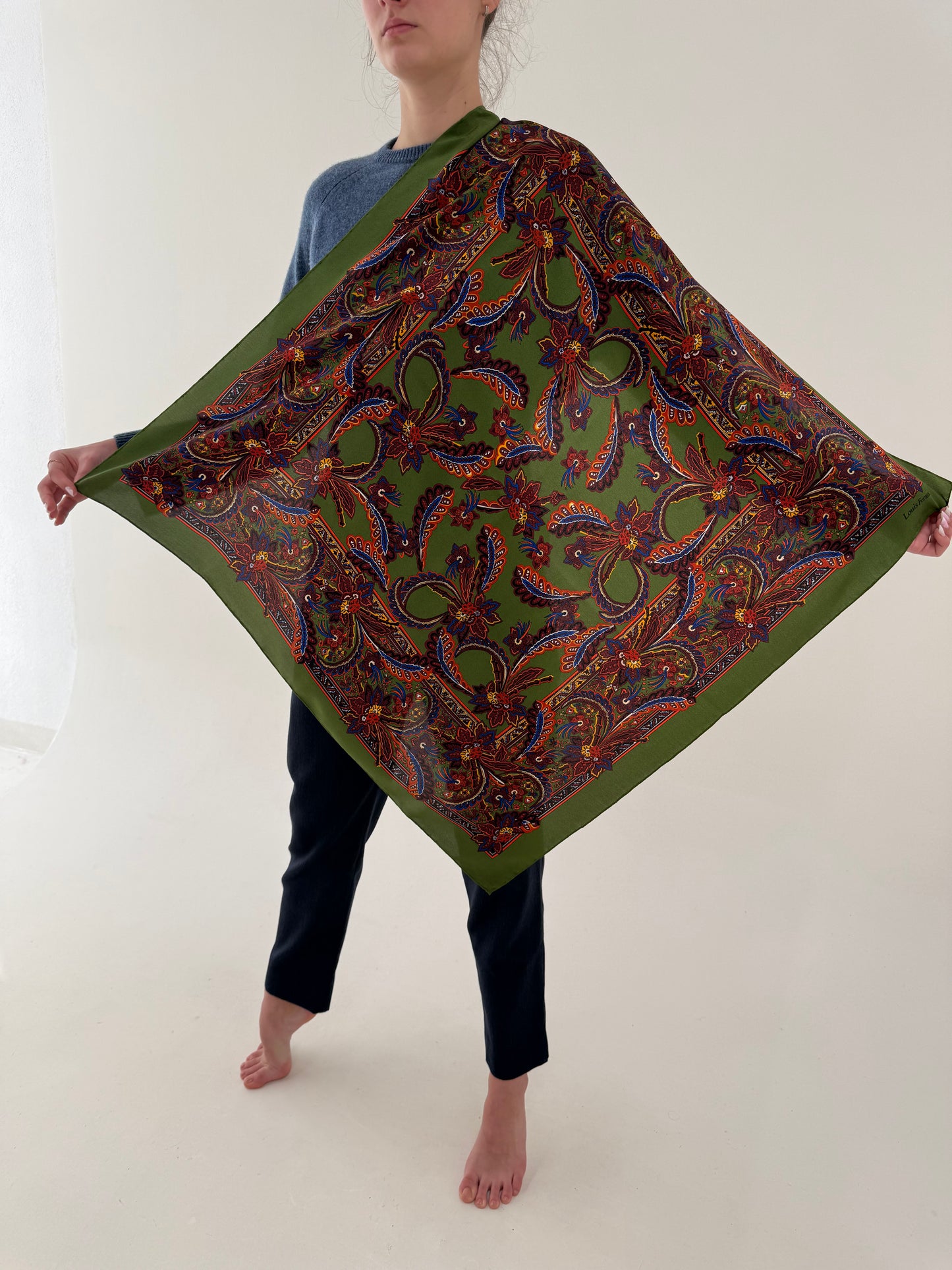 Eșarfă de brand luxury vintage Louis Feraud din mătase naturală