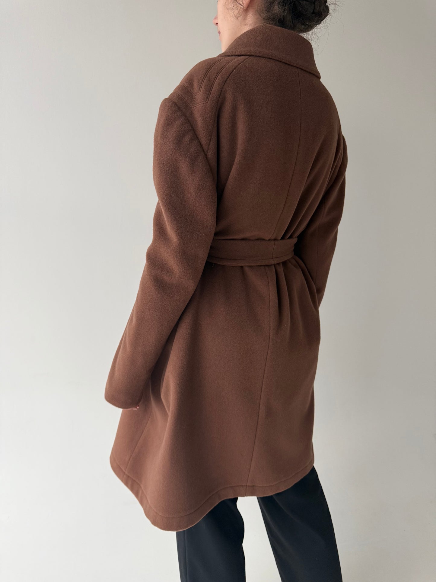 Palton caramel brown don stofă plină de lana cu cașmircu cordon