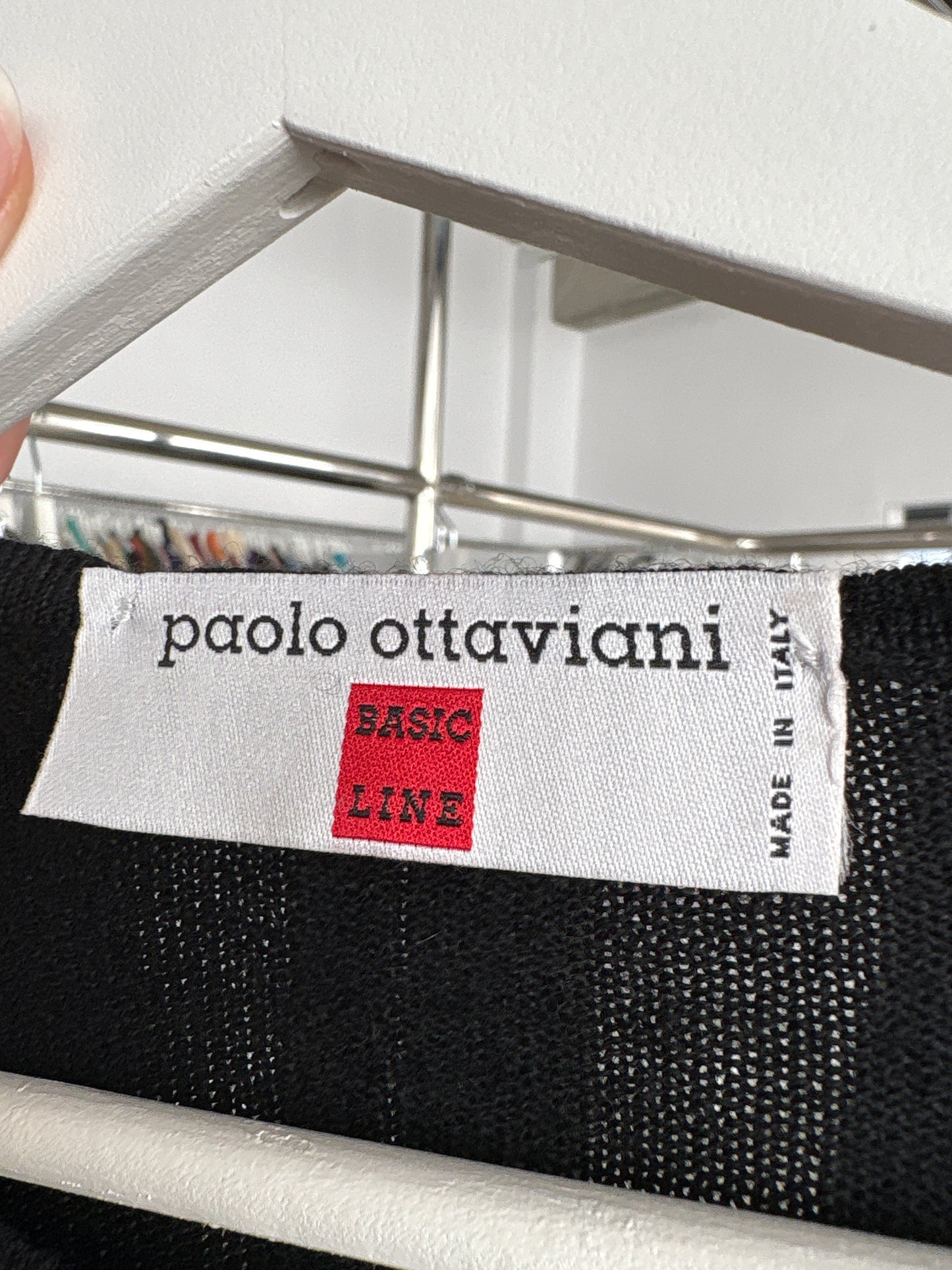 Top negru italian din lana merino extrafina de gramaj mare