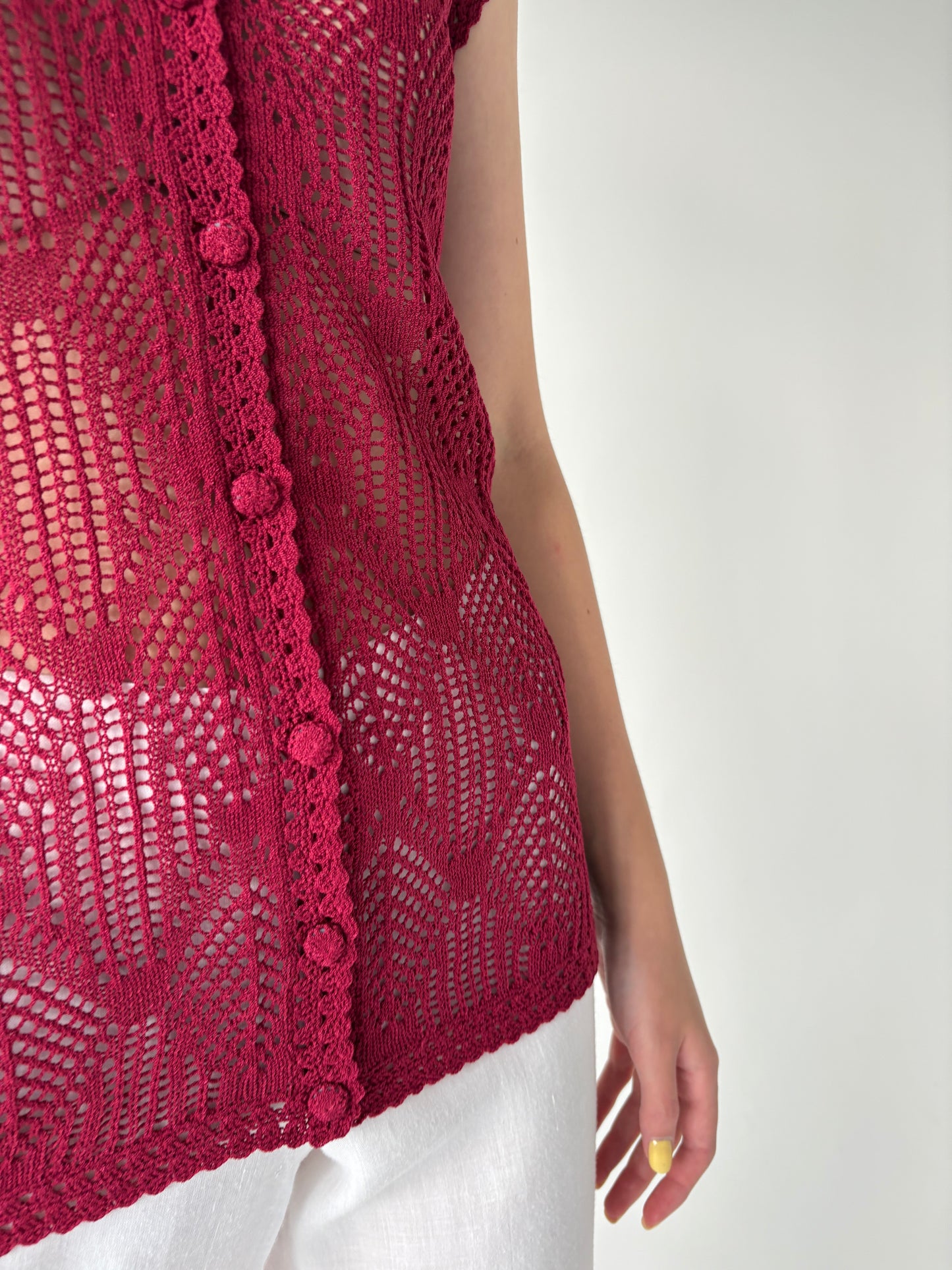 Top rasberry red din macrame de bumbac