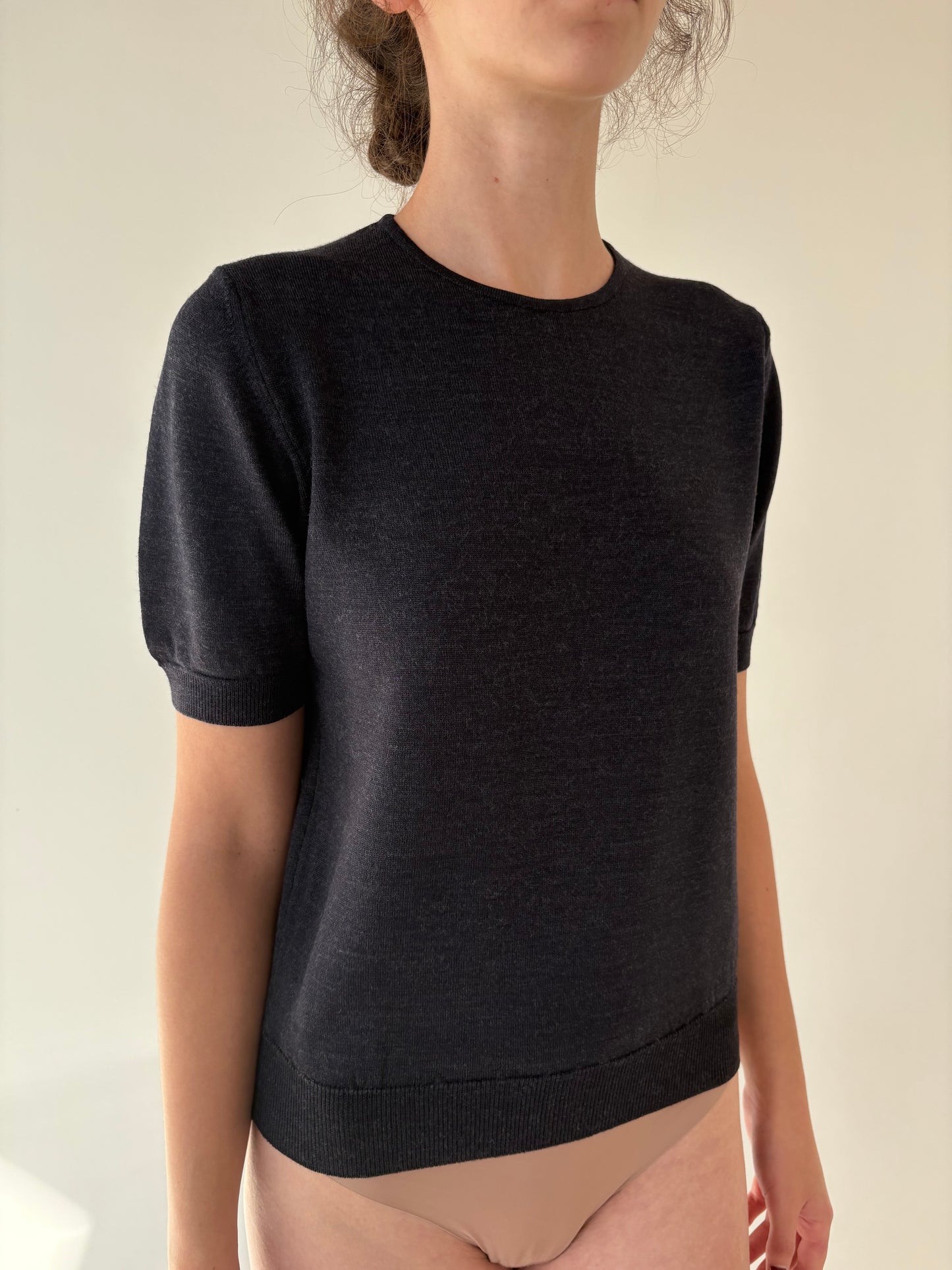 Top charcoal gray din lana extrafina