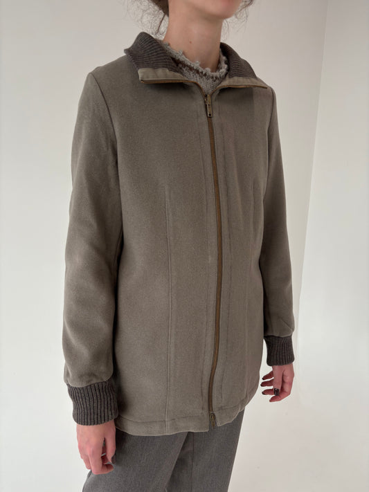 Jacheta din lana plina cu influențe casual gri colorat