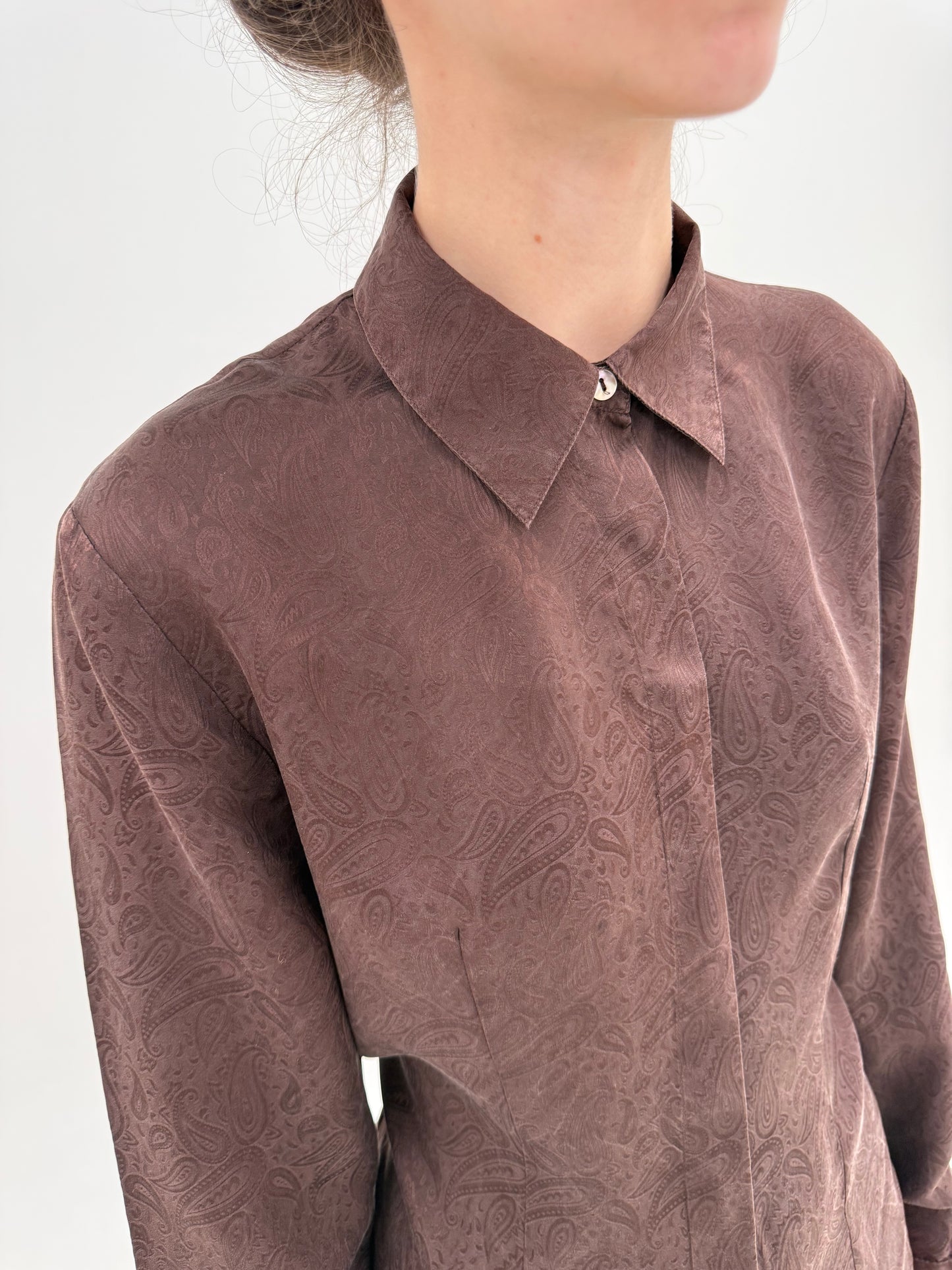 Cămașa chocolate brown din mătase naturală mată texturată