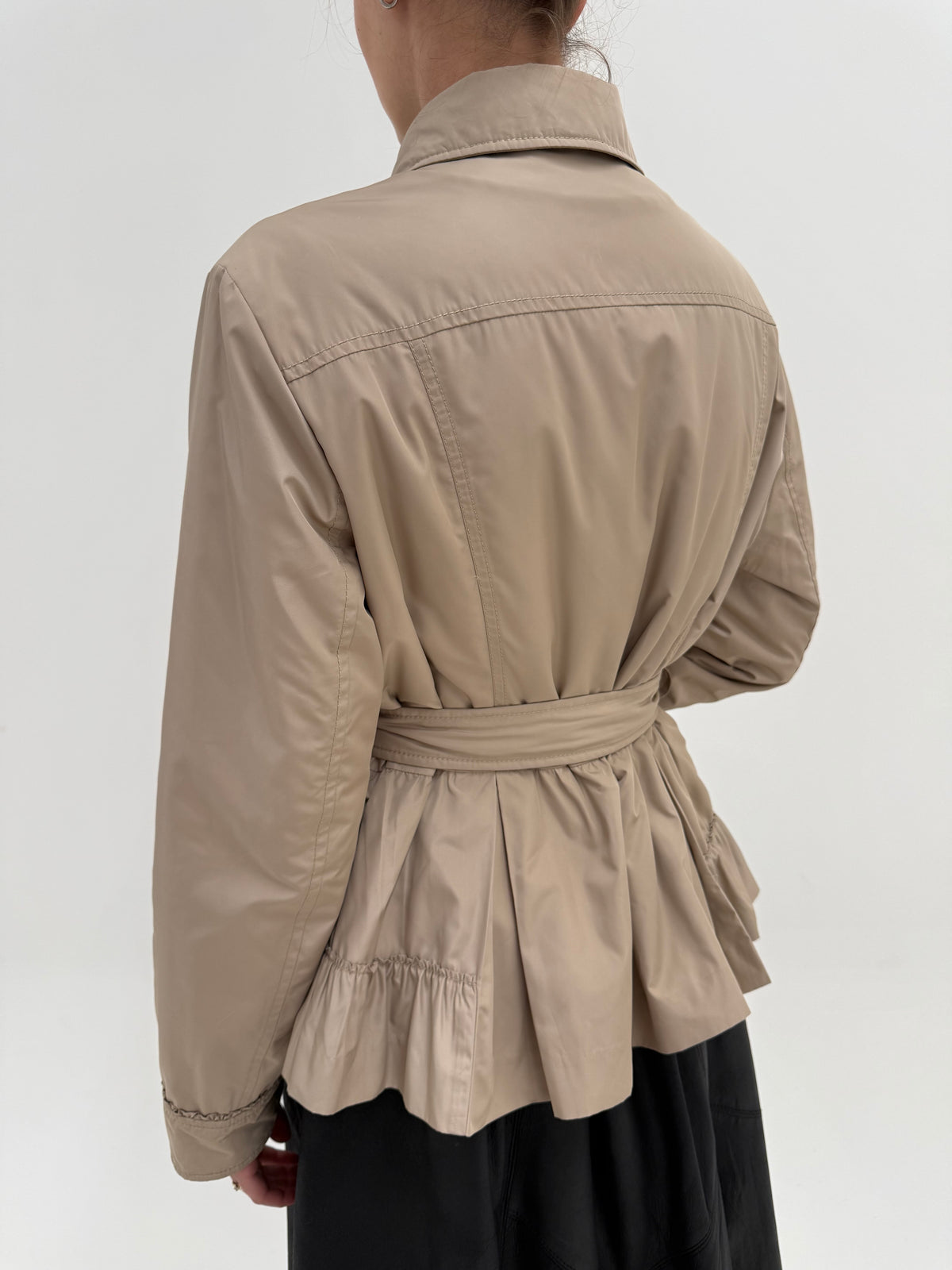 Geaca Escada camel lightly padded de toamnă cu efect de peplum și talie marcată
