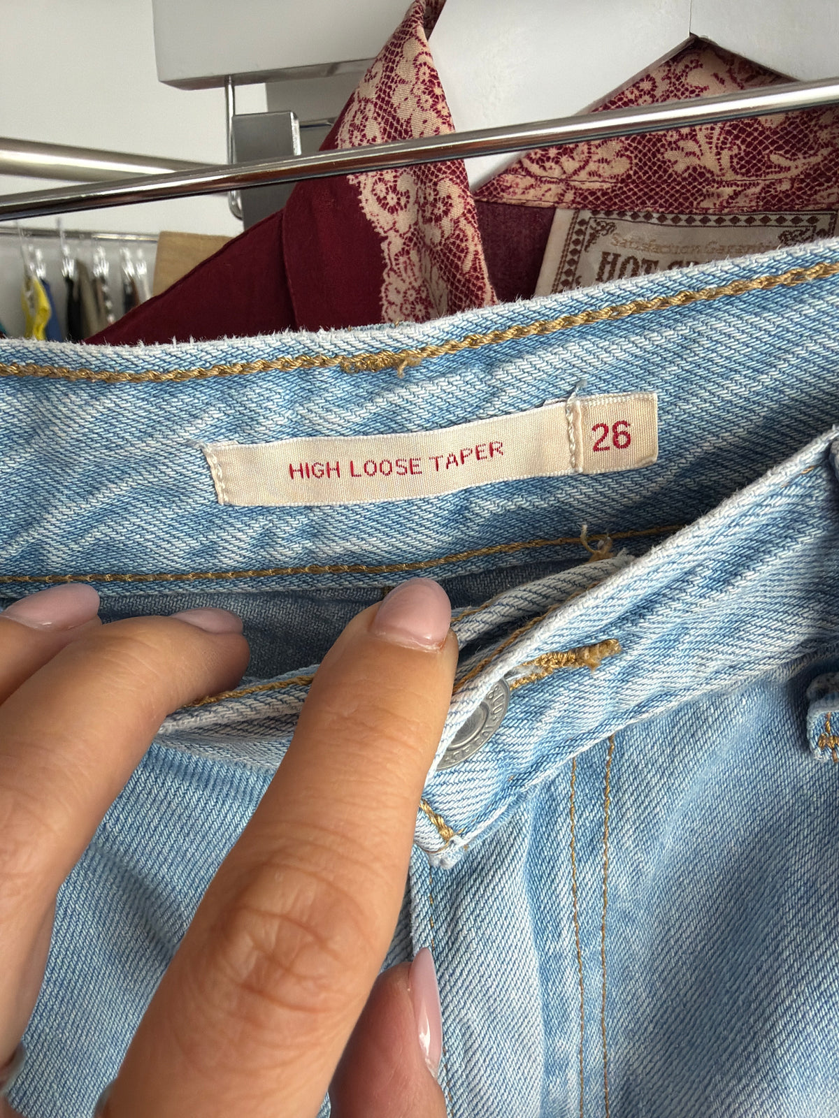 Jeans Levi’s premium petite High Loose Taper cu talie ultra înaltă mom fit