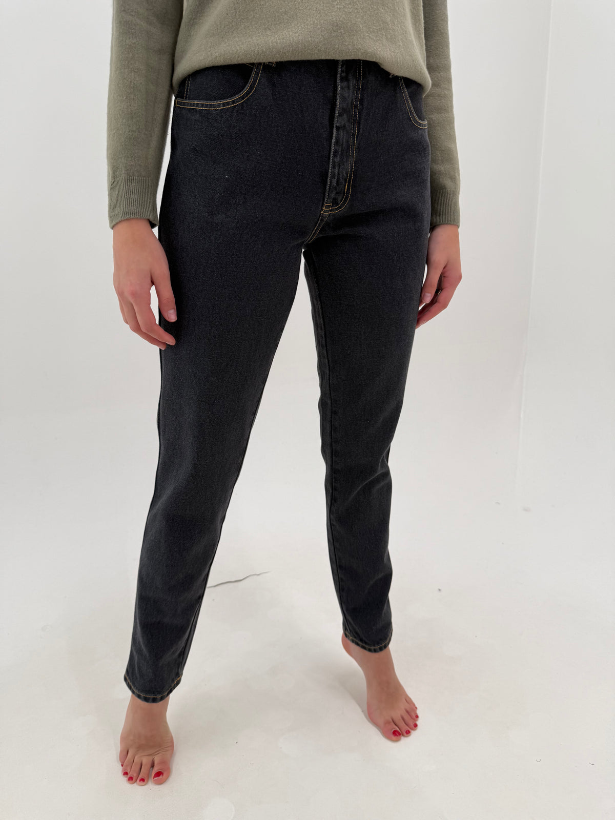 Jeans vintage negri premium tall din bumbac gros structurat în croi revenit în trend