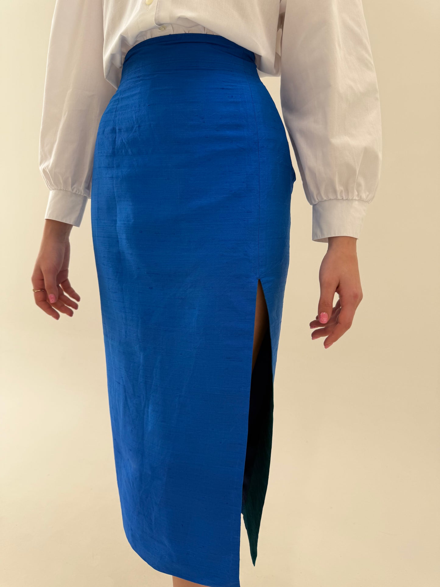 Deux piece din mătase naturală dupioni albastru regal de la zi la seară