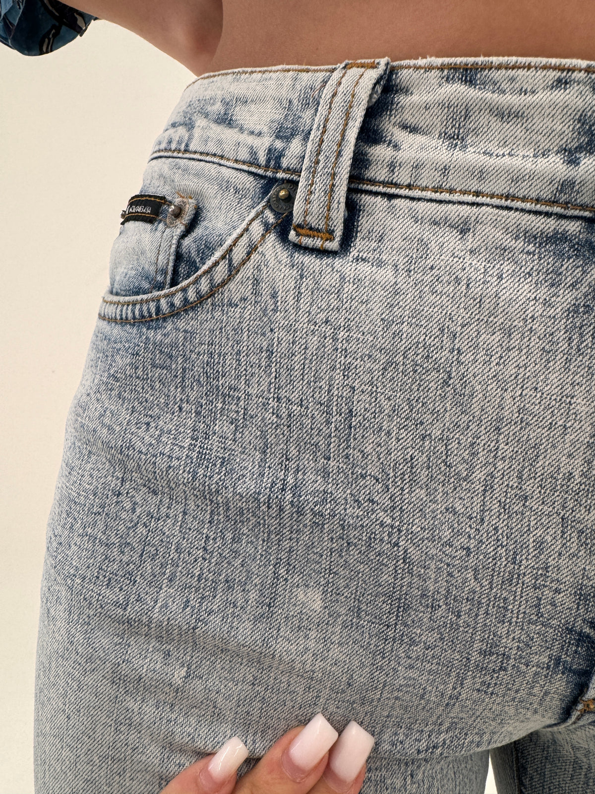 Jeans vintage Dolce&Gabbana de vară light wash evazat în croi super în trend