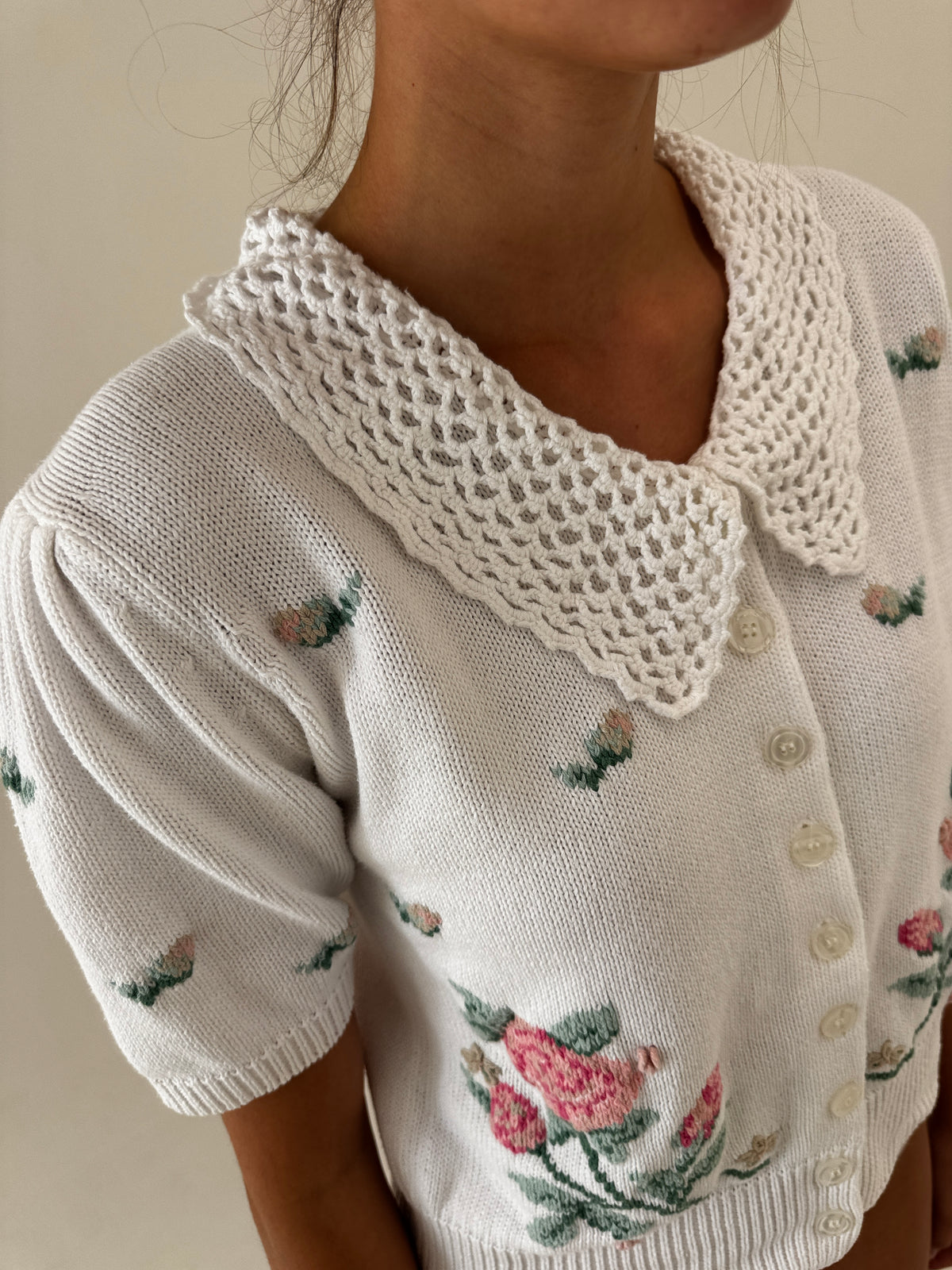 Top vintage din bumbac de gramaj mare cu guler din macrame lucrat manual