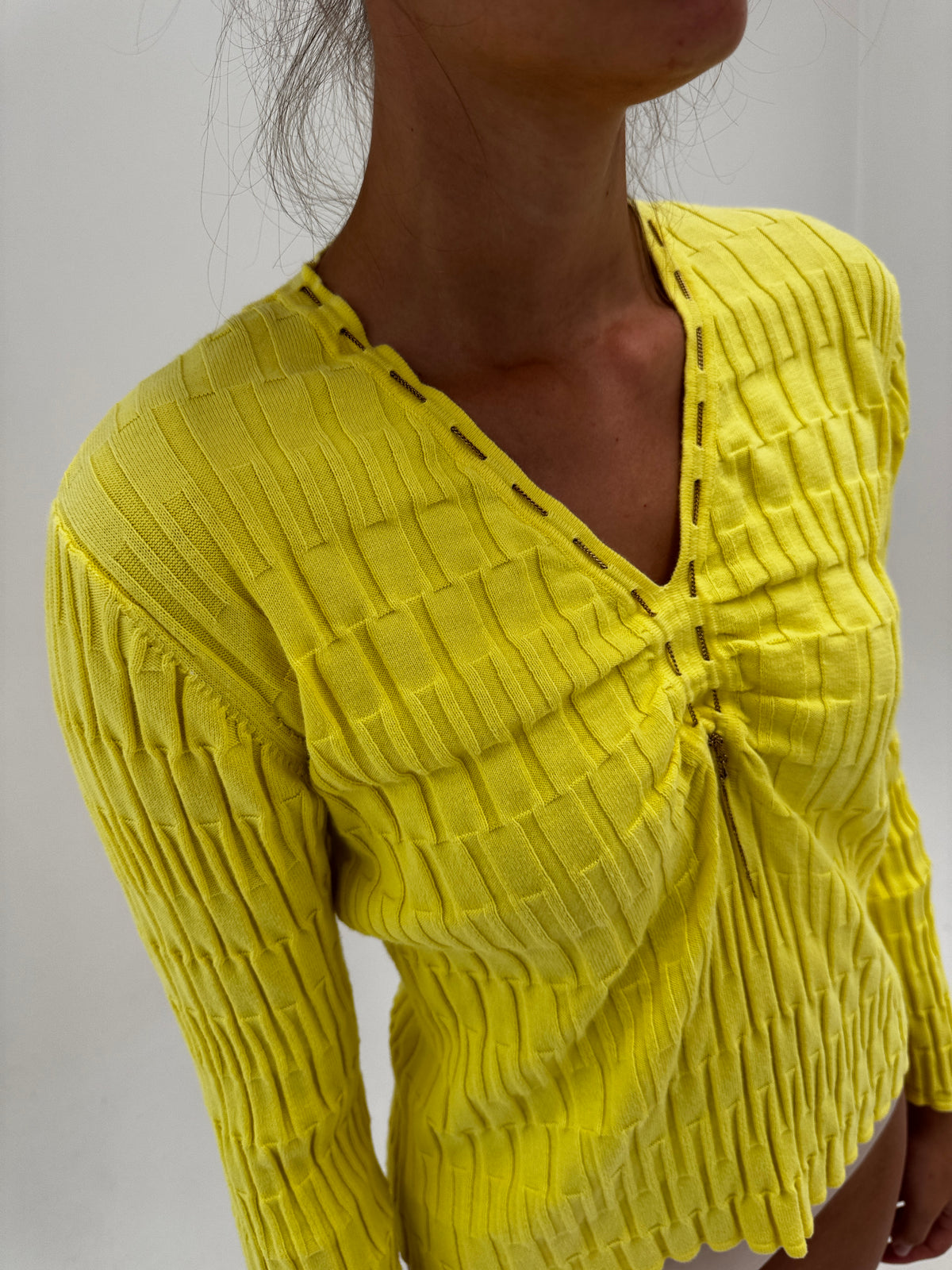 Pulover Carlo Colucci luxury italian în croi chic lemon yellow cu inserție metalică