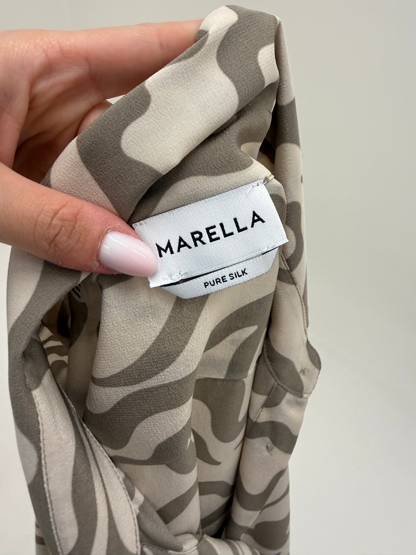 Cămașa nouă Marella by Max Mara din mătase naturală în nuanțe neutre