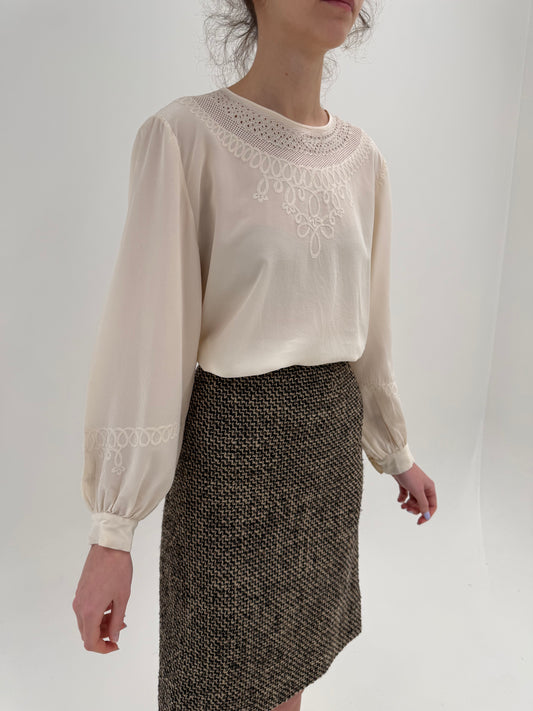 Cămașa ultra luxoasă brodată manual din mătase naturală butter white