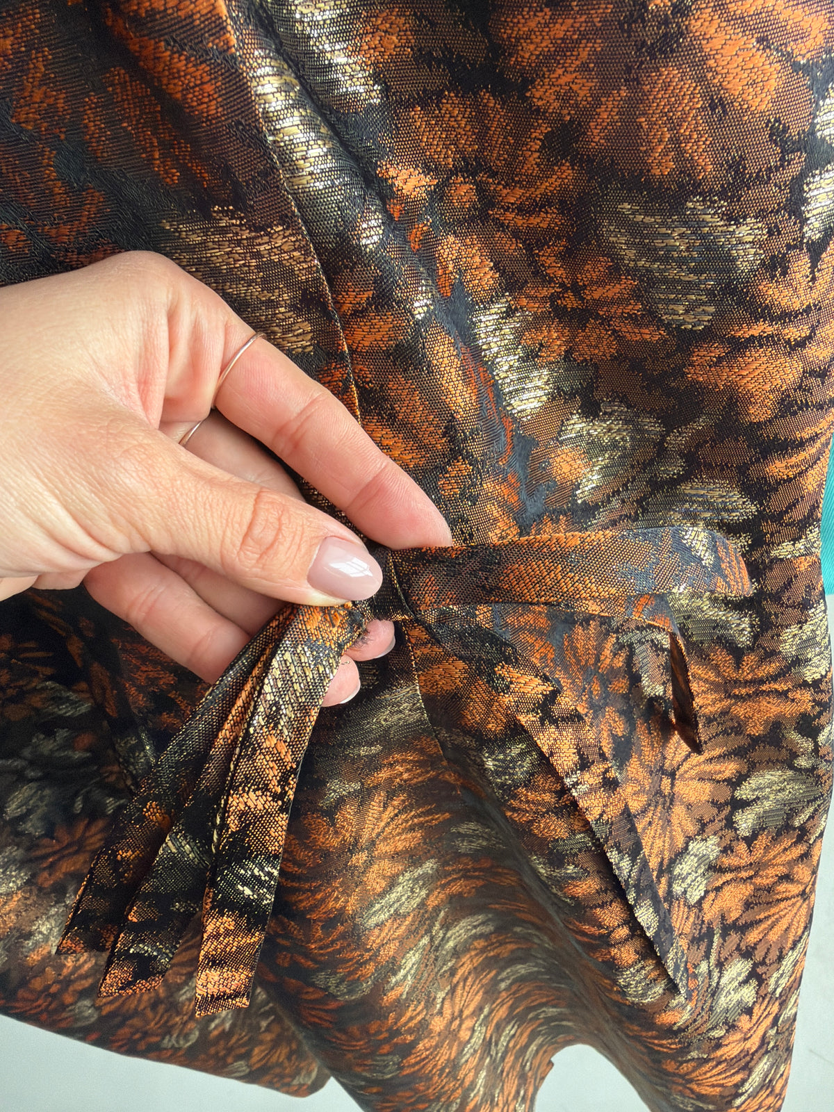 Rochie old vintage anii 60 de colecție extrem de rară în mărime generoasă din brocart