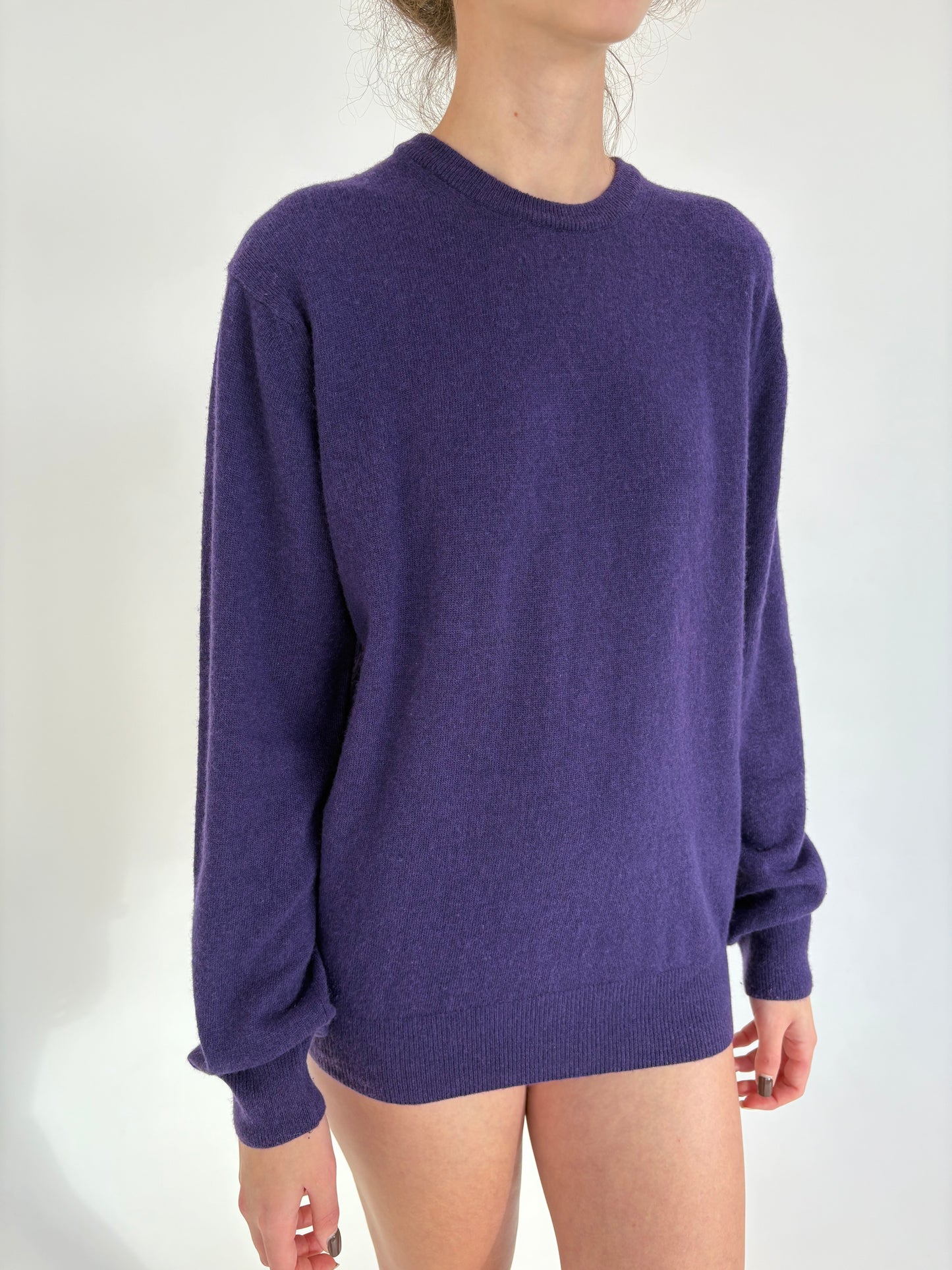 Pulover indigo violet din lana merino  extrafina cu manșete îngustate