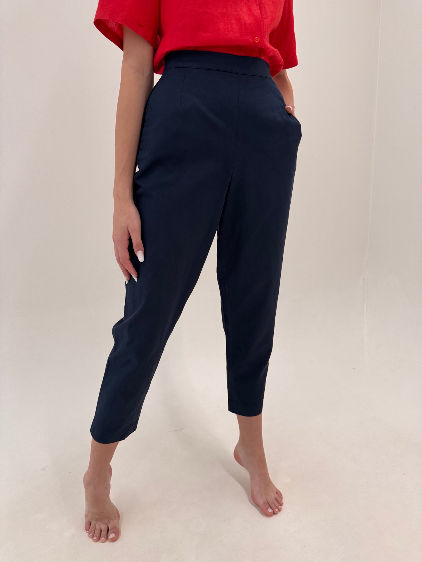 Pantaloni Navy țigaretă petite cu talie ultra înaltă marcată și solduri generoase