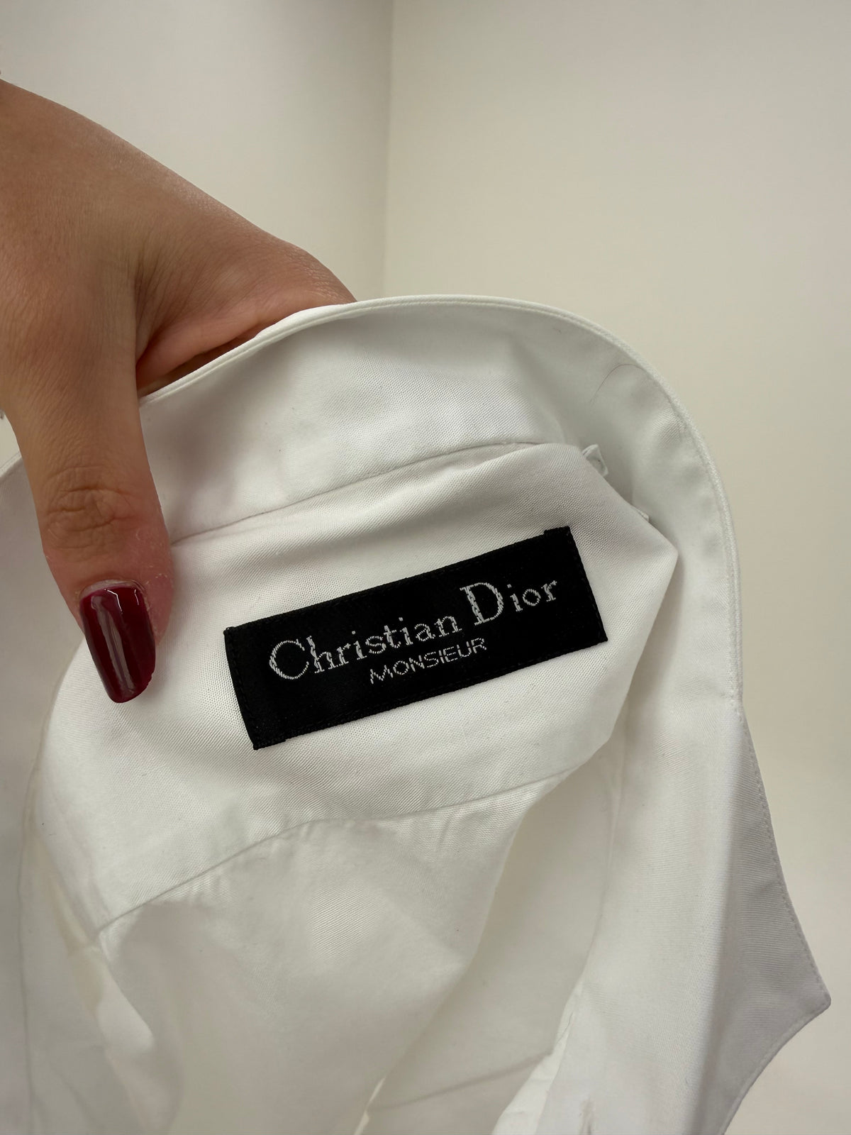Cămașa Dior de ceremonie cu butoni din bumbac excepțional și plastron plisat