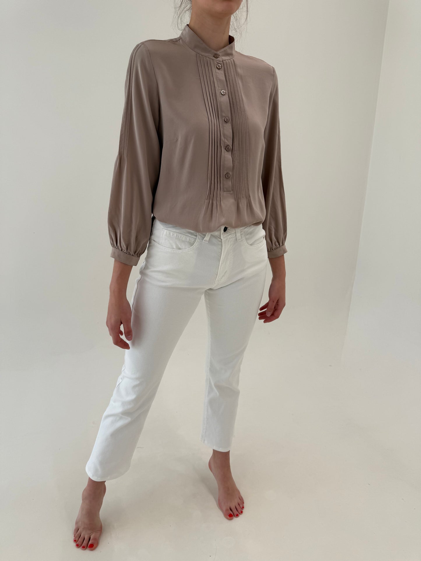 Jeans Levi’s 525 clasic fit albi ultra confort ușor modelatori