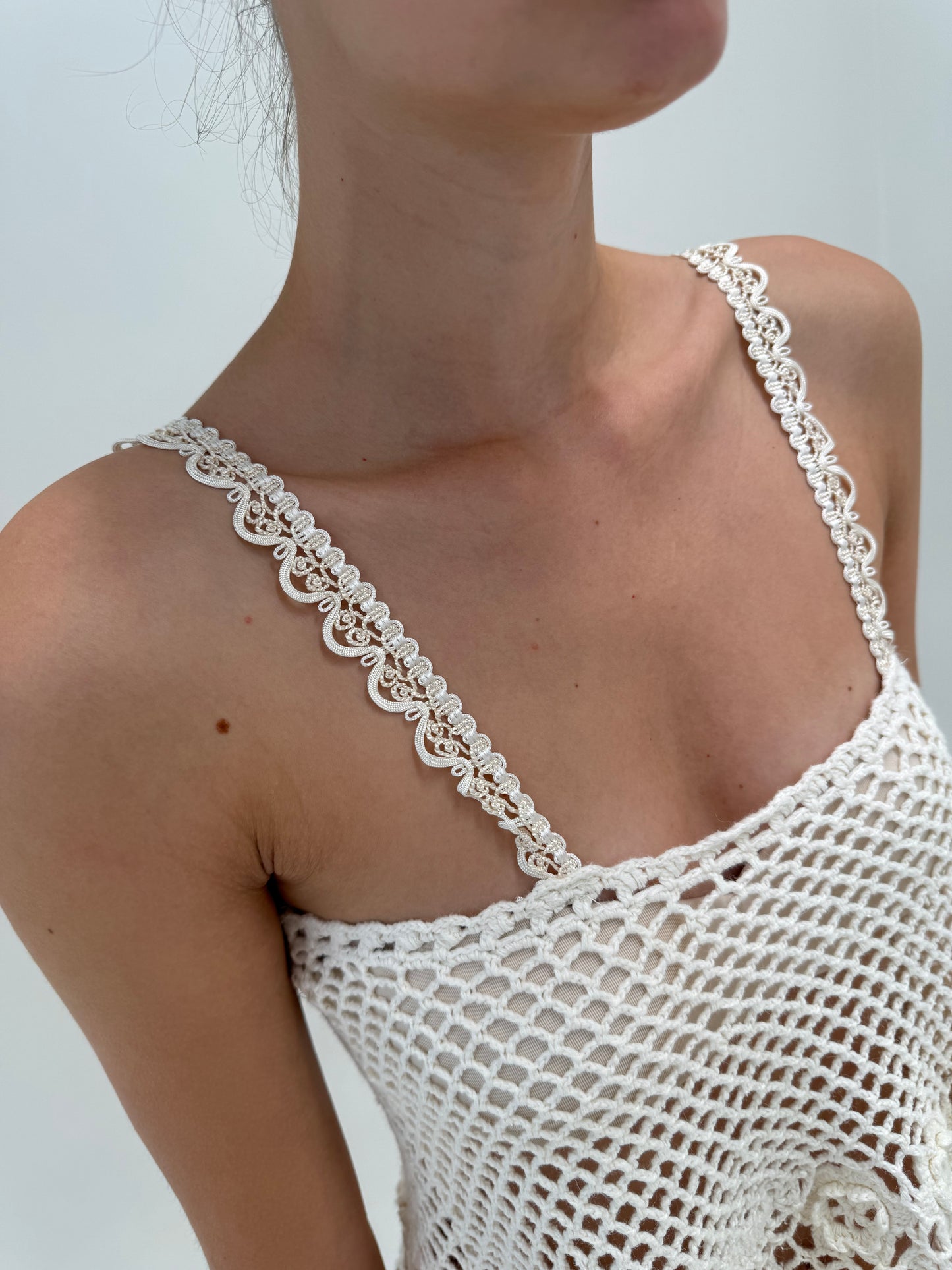 Top excepțional din macrame integral lucrat manual 3D butter white