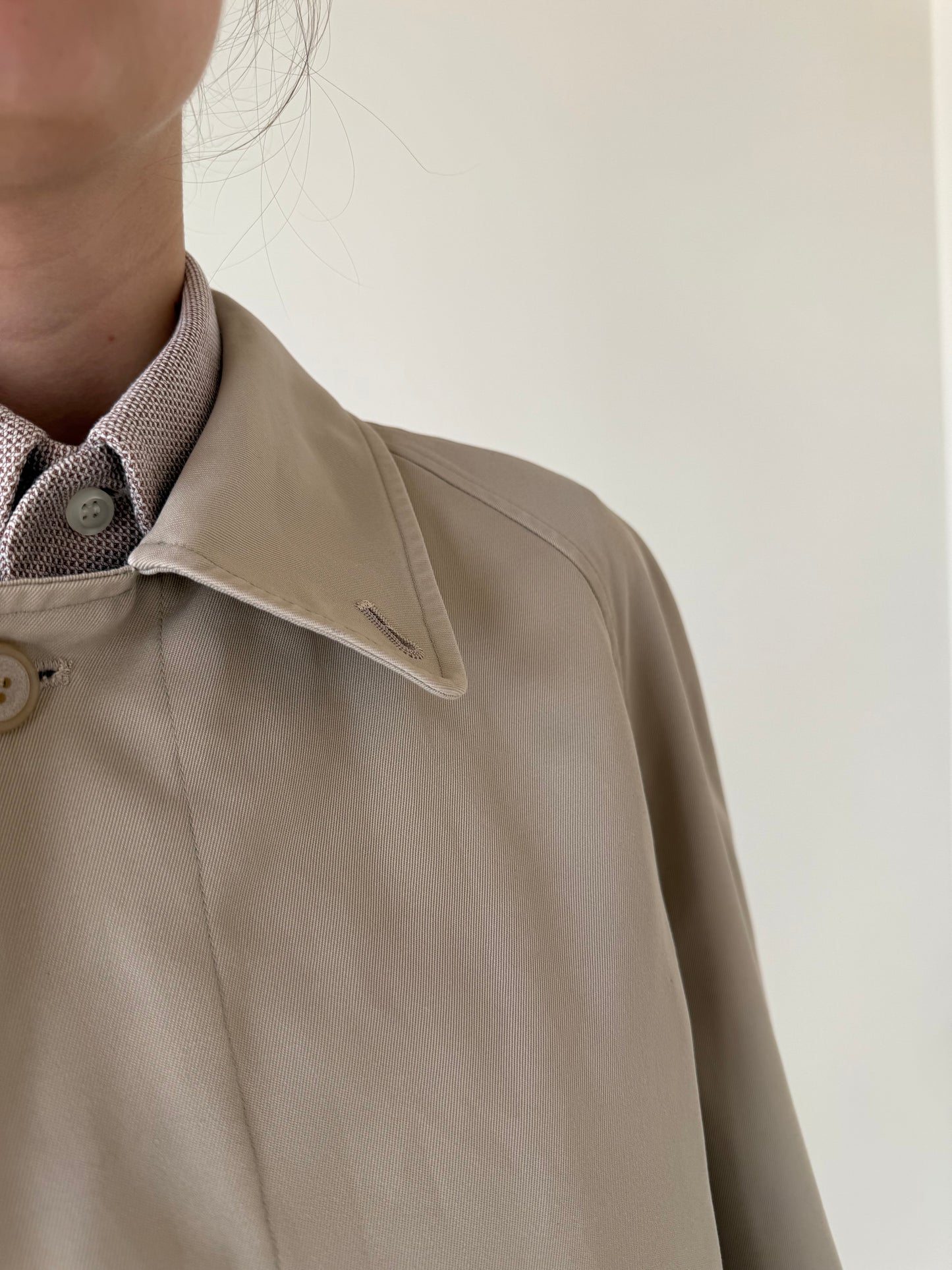 Trench vintage Burberry de vară în croi super reintrat în trend