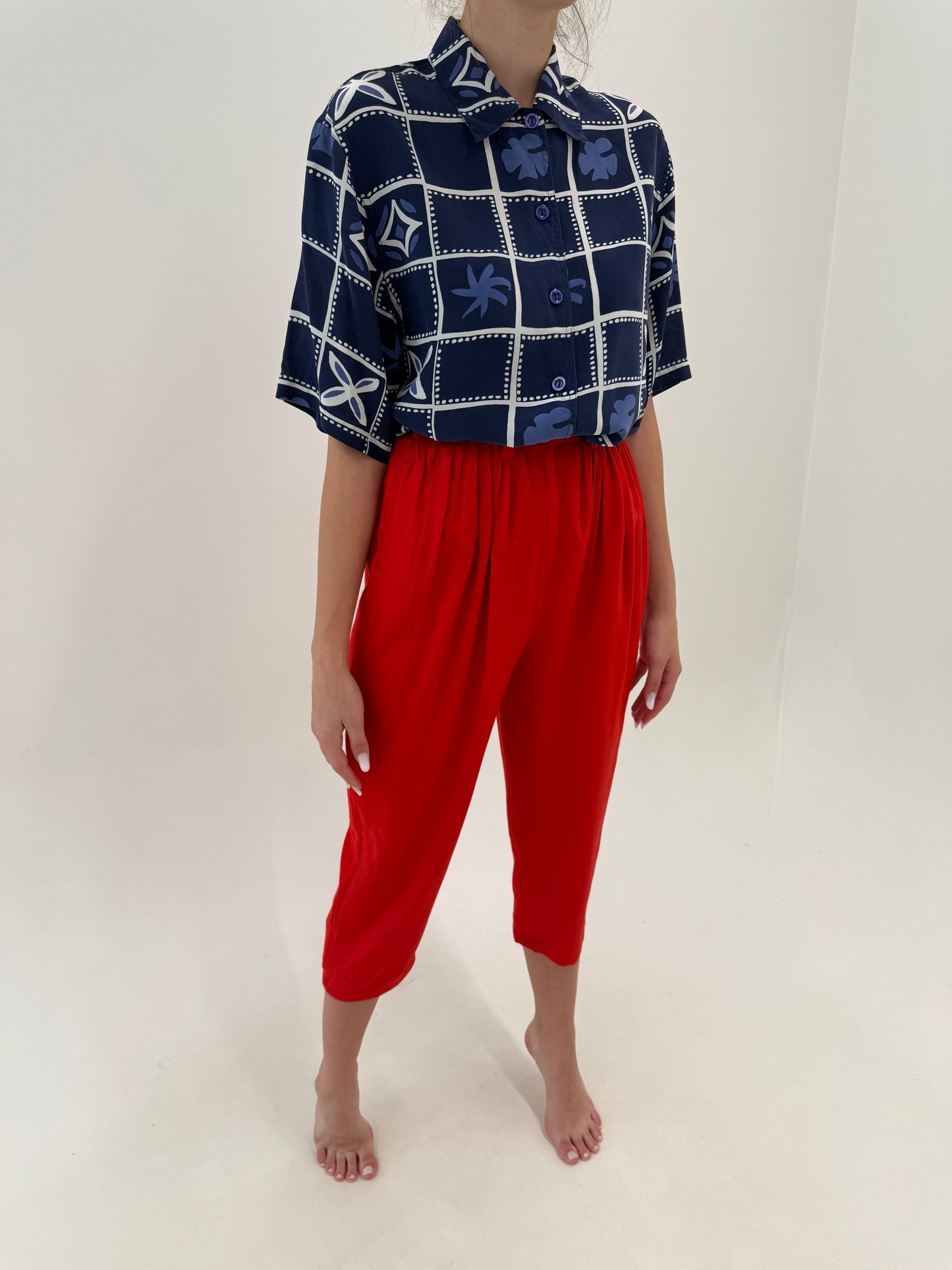 Pantaloni petite cherry red super drapați cu talie extrem de înaltă din panzica