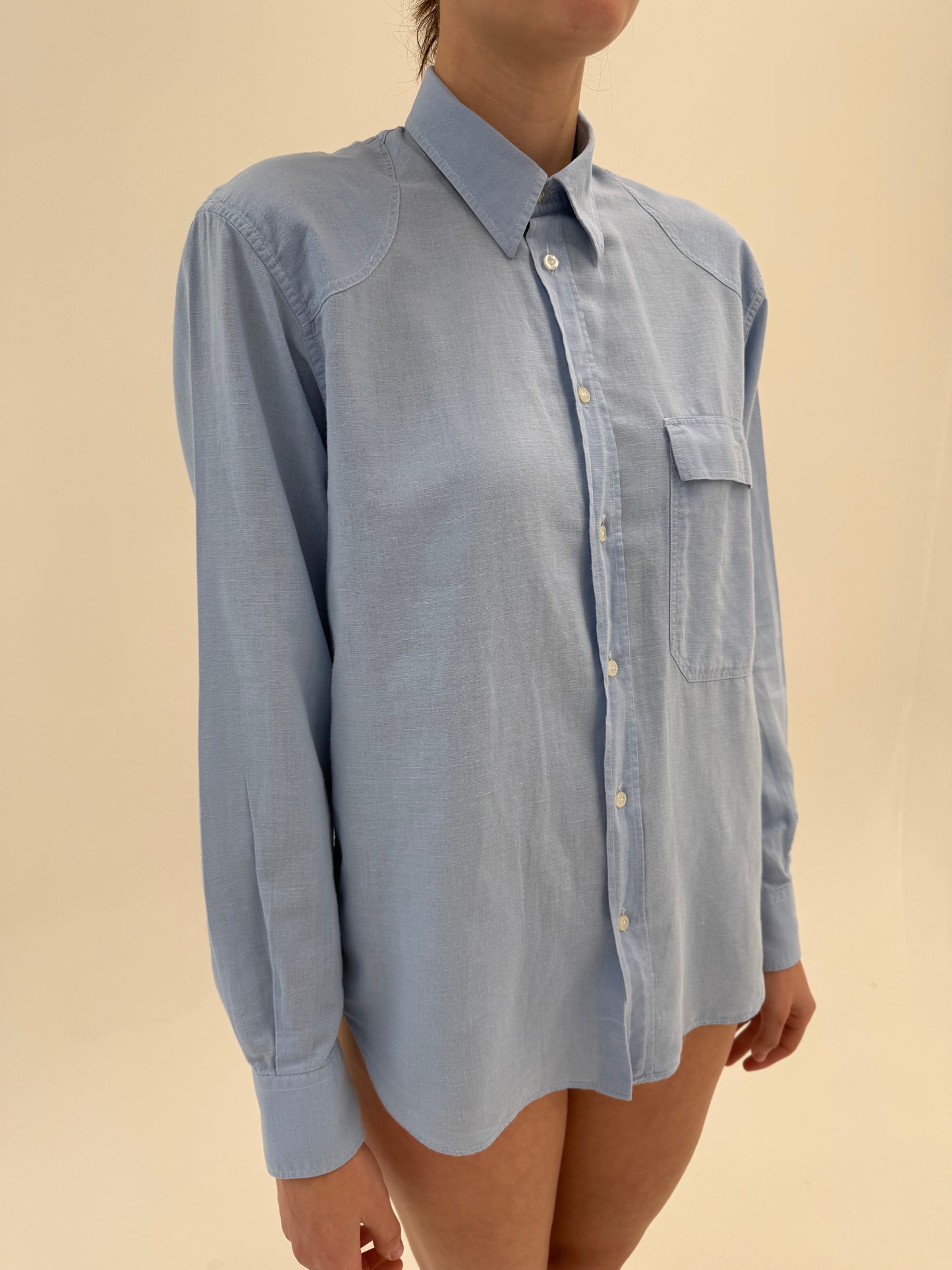 Cămașa Valentino baby blue din panzica excepțională de in