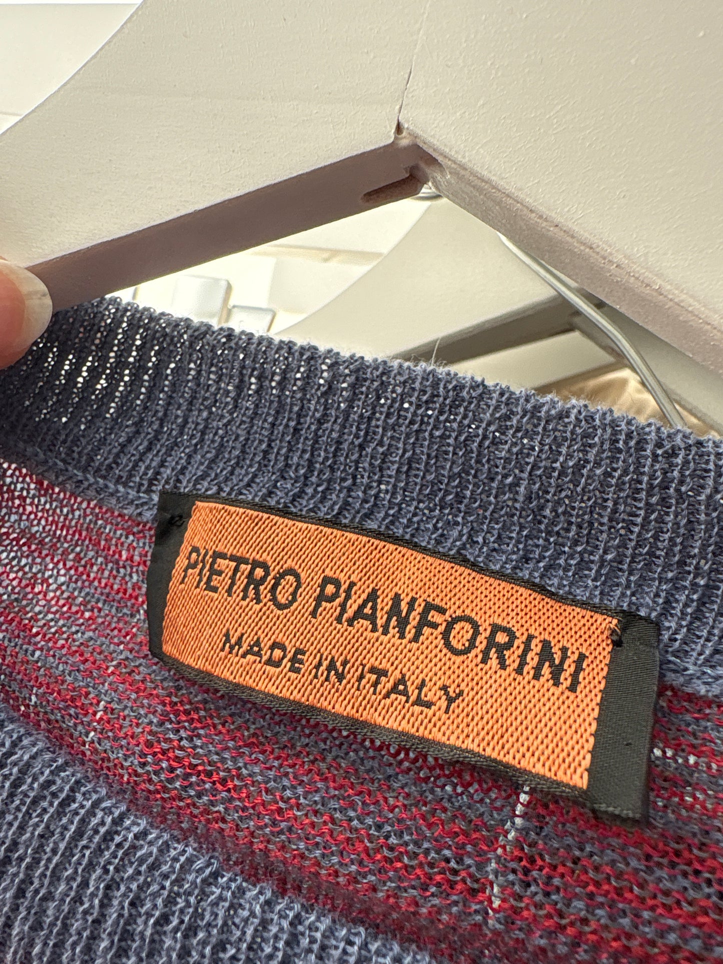 Soft knit din jerse 100% de in burgundy cu dungi fine Navy