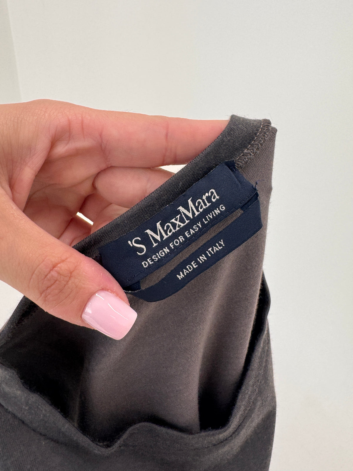 Top Max Mara taupe din bumbac modelator în croi minimalist