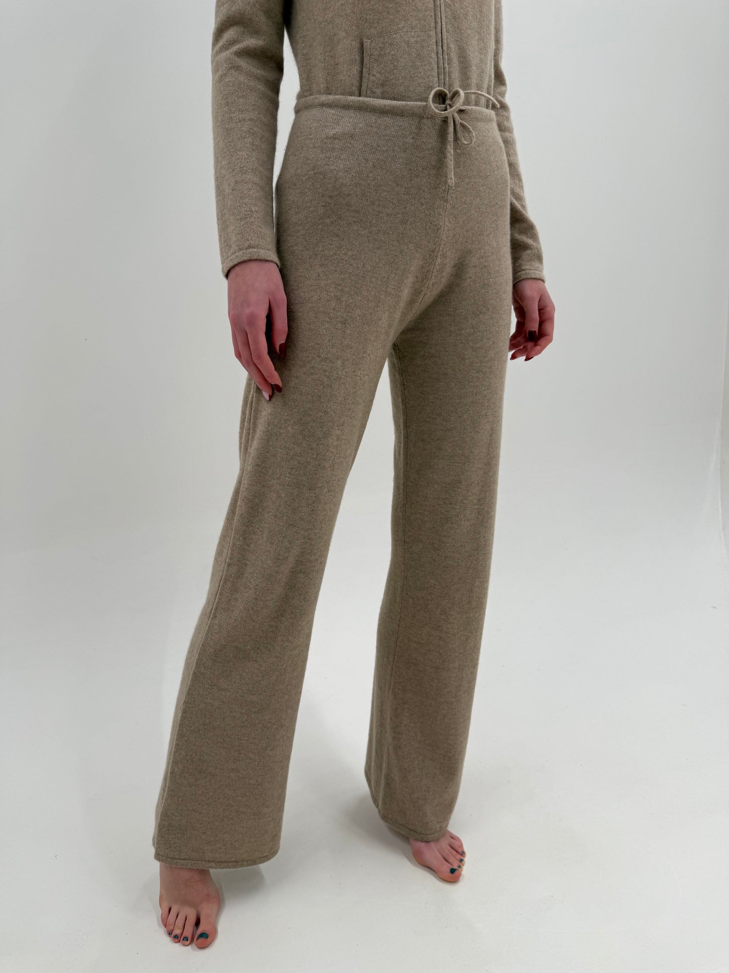 Set camel din cașmir multiply cu pantaloni palazzo și hanorac