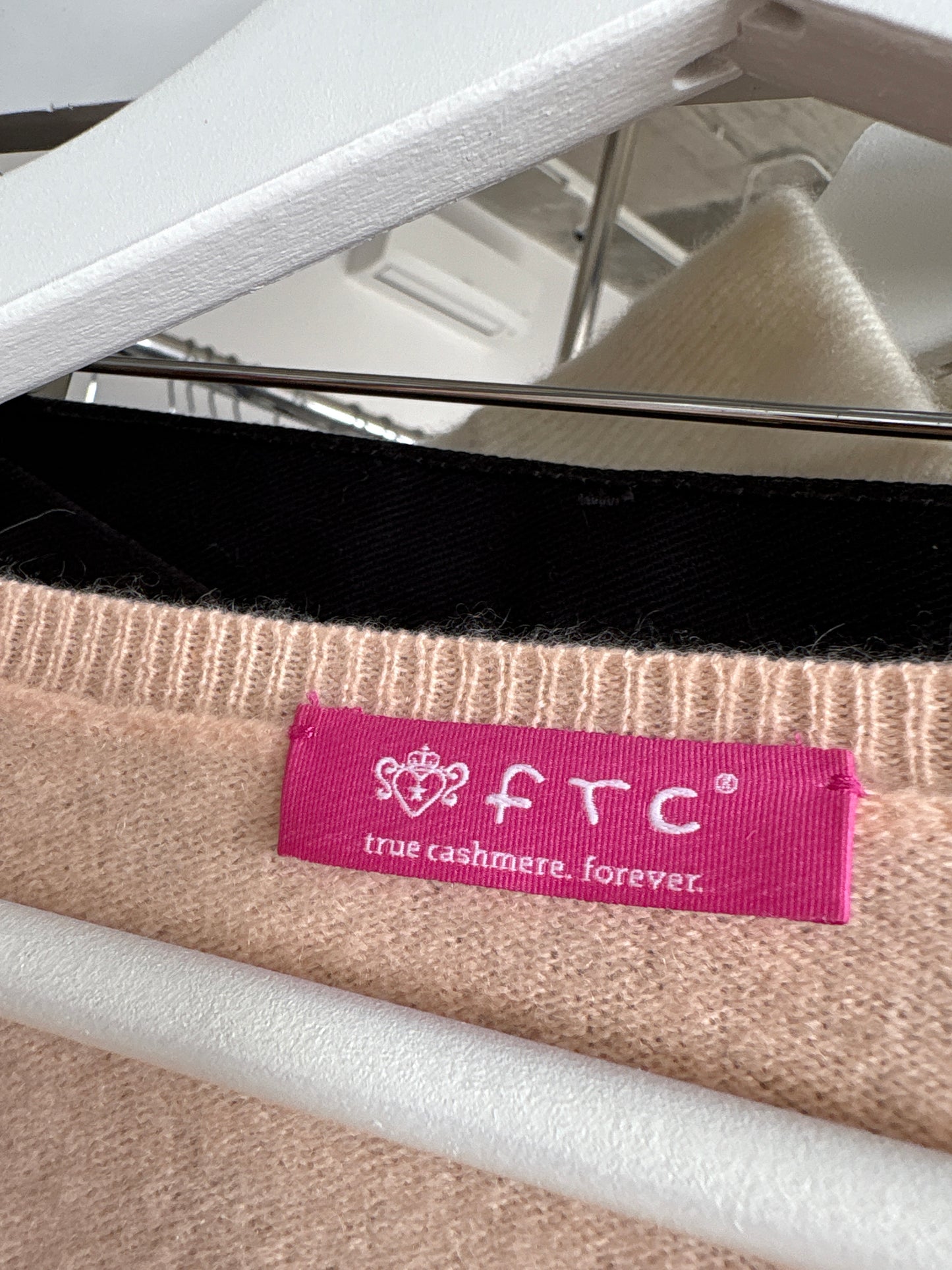 Pulover peach nude din cașmir multiply în anchior