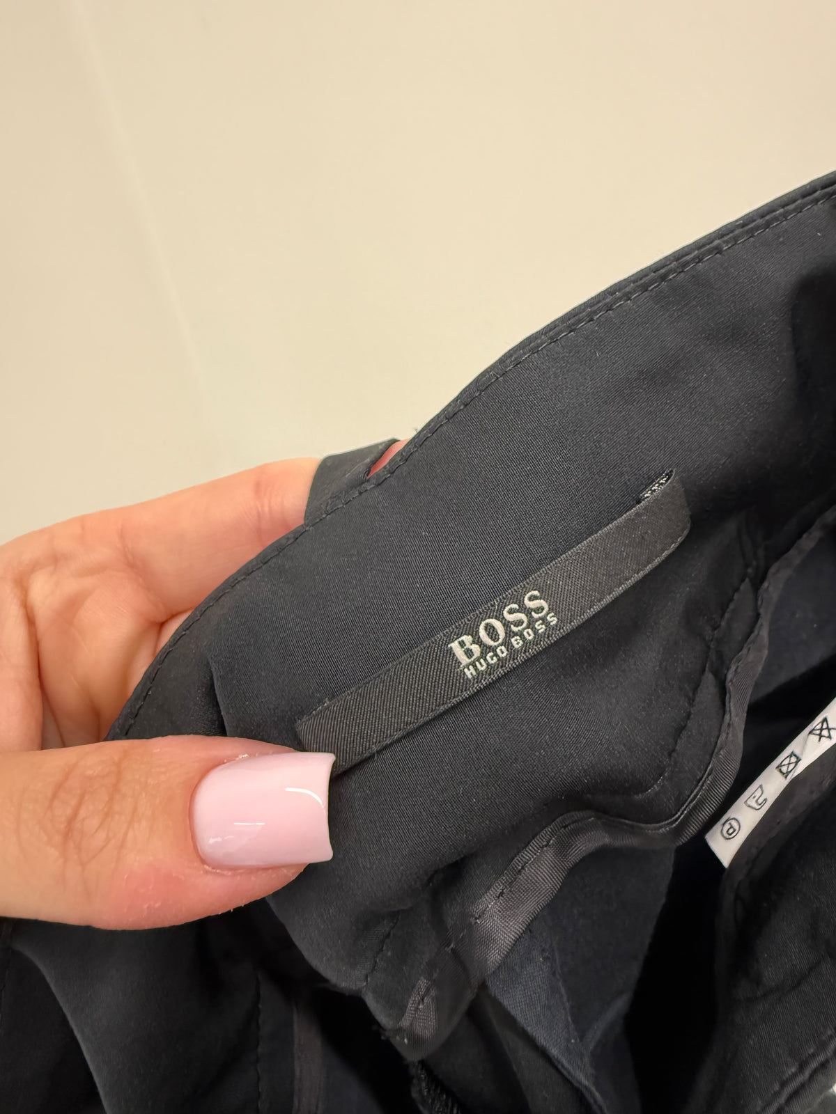 Pantaloni negri clasici petite Hugo Boss din twill de bumbac ușor satinat