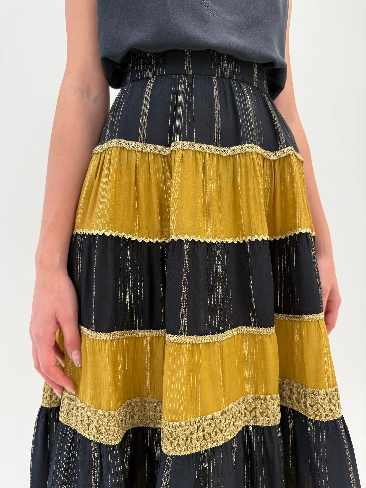 Fustă vintage super amplă cu inserție de lurex fină și talie ultra înaltă