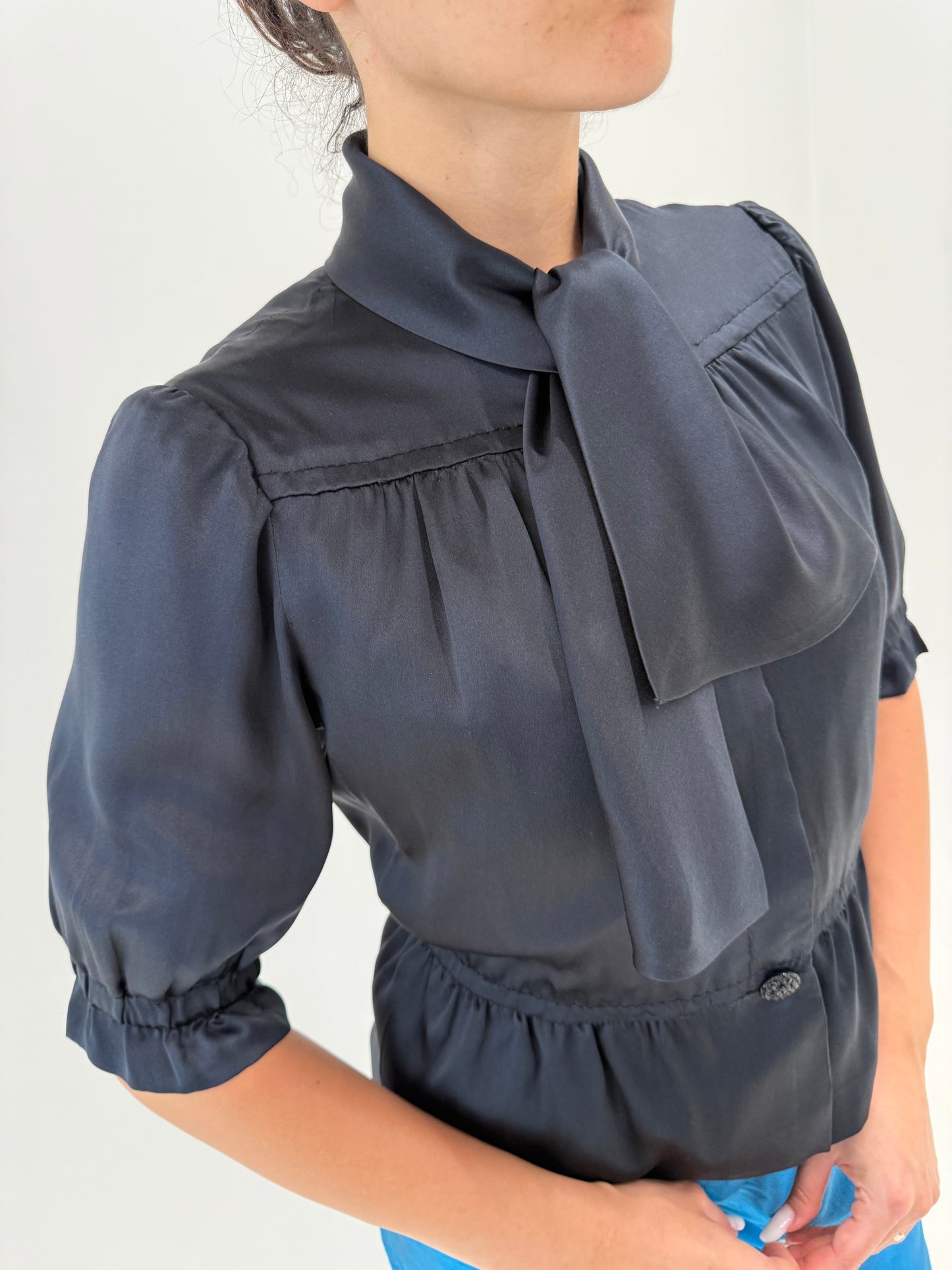 Jacheta vintage neagră din mătase naturală excepțională cu talie marcată