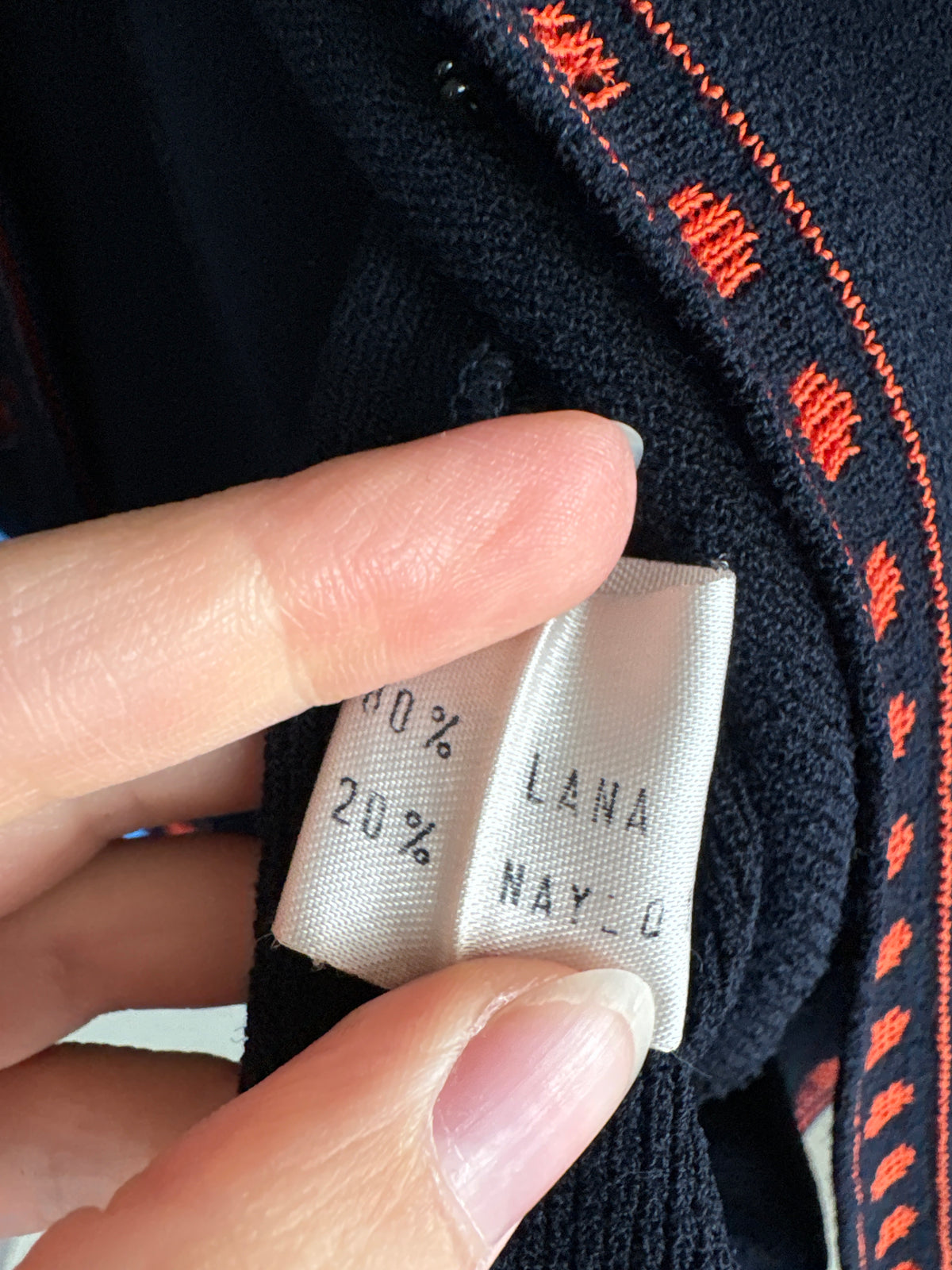 Jacheta blbintage italiană din tricot dens excepțional 80% lana Navy cu roșu