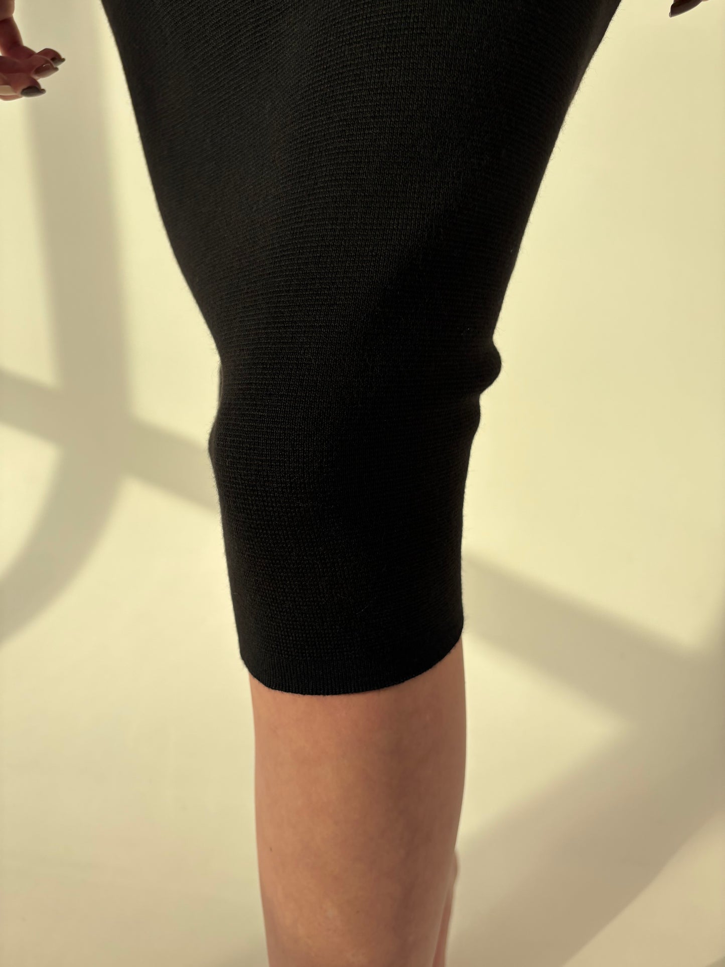 Fustă conică neagra din jerse de lana merino extrafina de gramaj mare