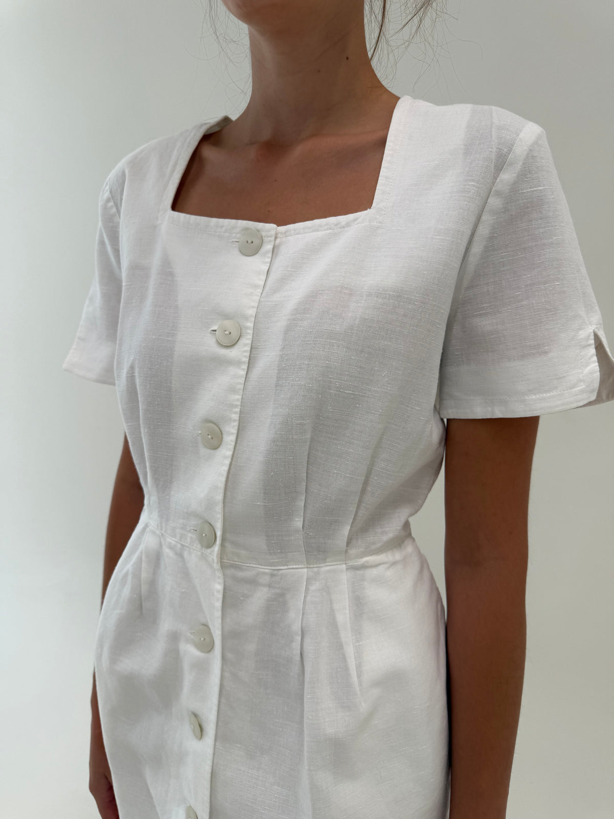 Rochie din pânză excepțională cu talie ultra înaltă marcată și buzunare