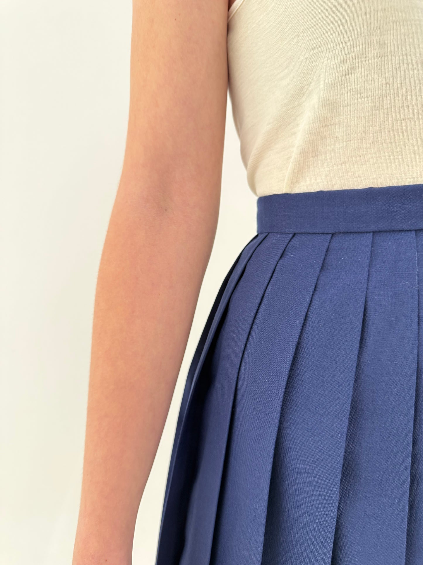 Fustă midi vintage plisată Navy blue din lana extrafina