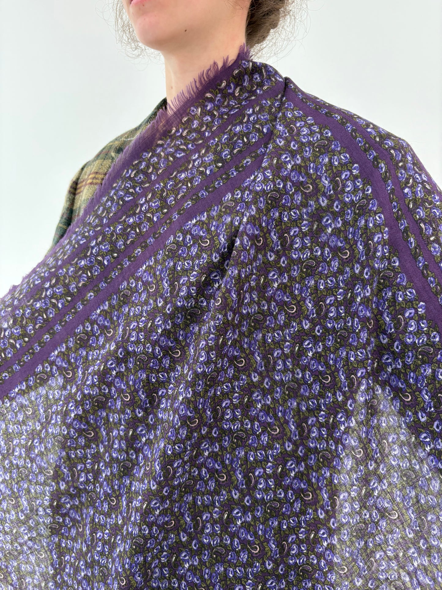 Eșarfă XXXL din lana excepțională în nuanțe superbe de lavandă