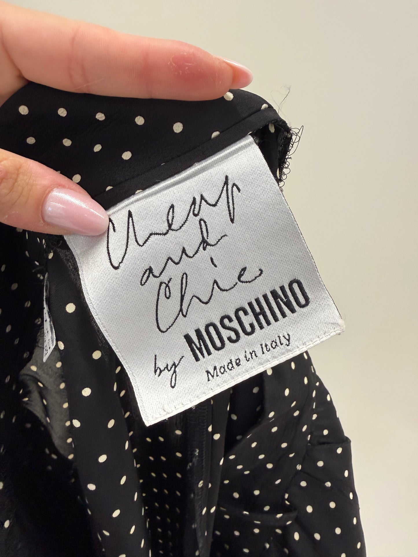 Pantaloni negri Moschino cu buline super vaporoși și talie ultra înaltă