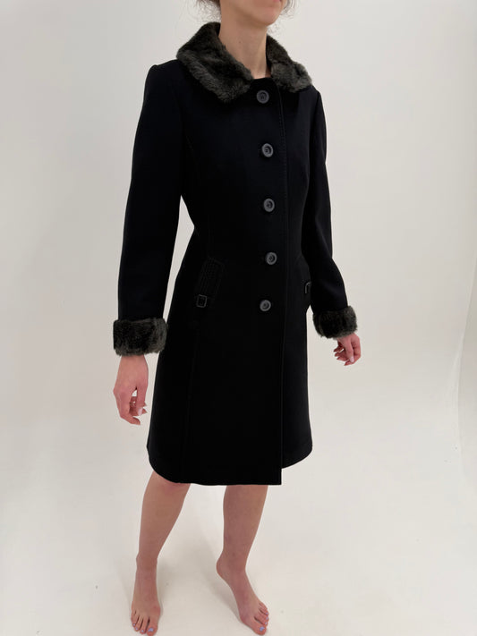 Palton vintage negru elegant din felted wool cu ținuta în croi cambrat