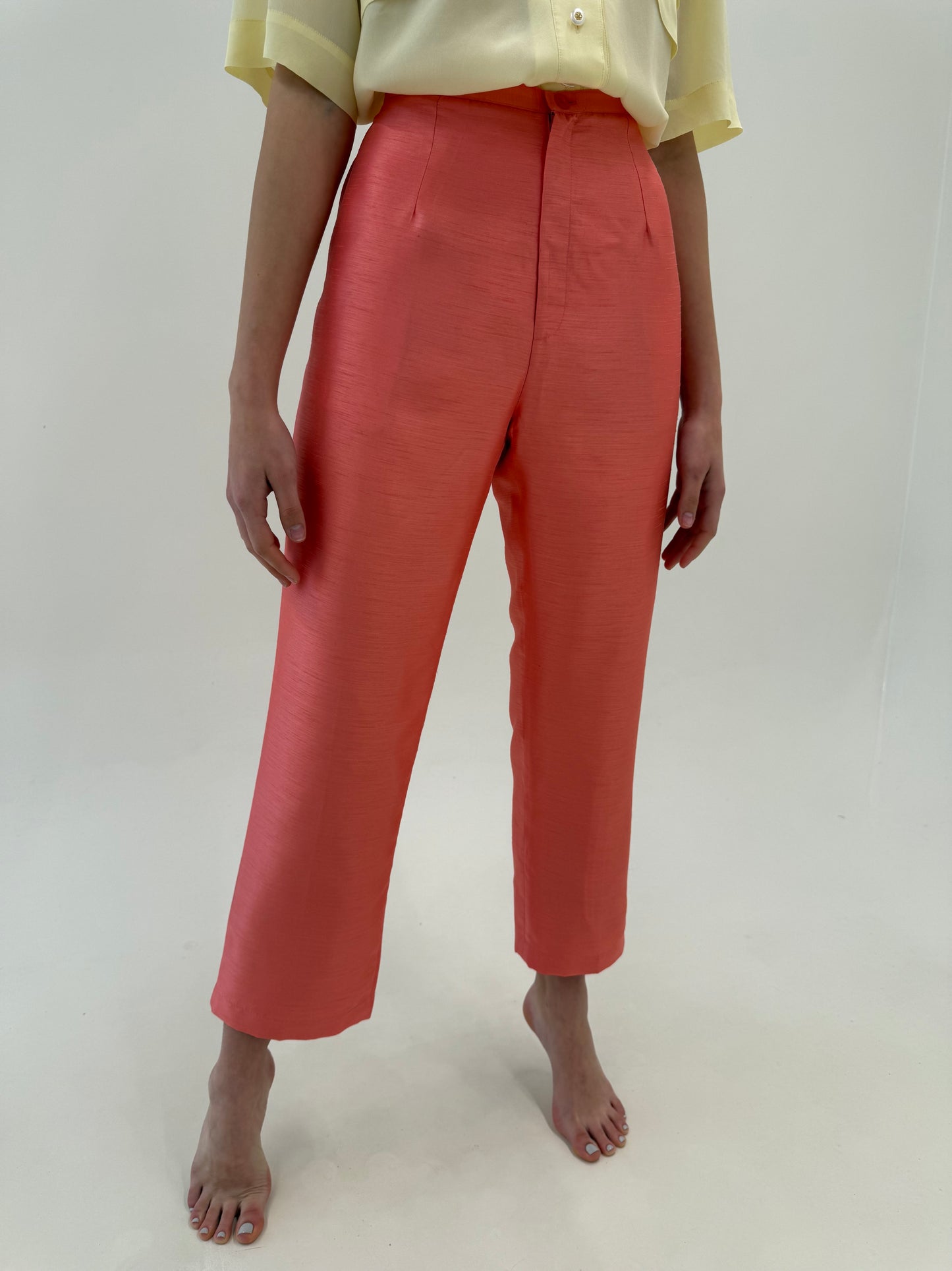 Costum cu broderie 3D din panza de mătase naturală salmon pink