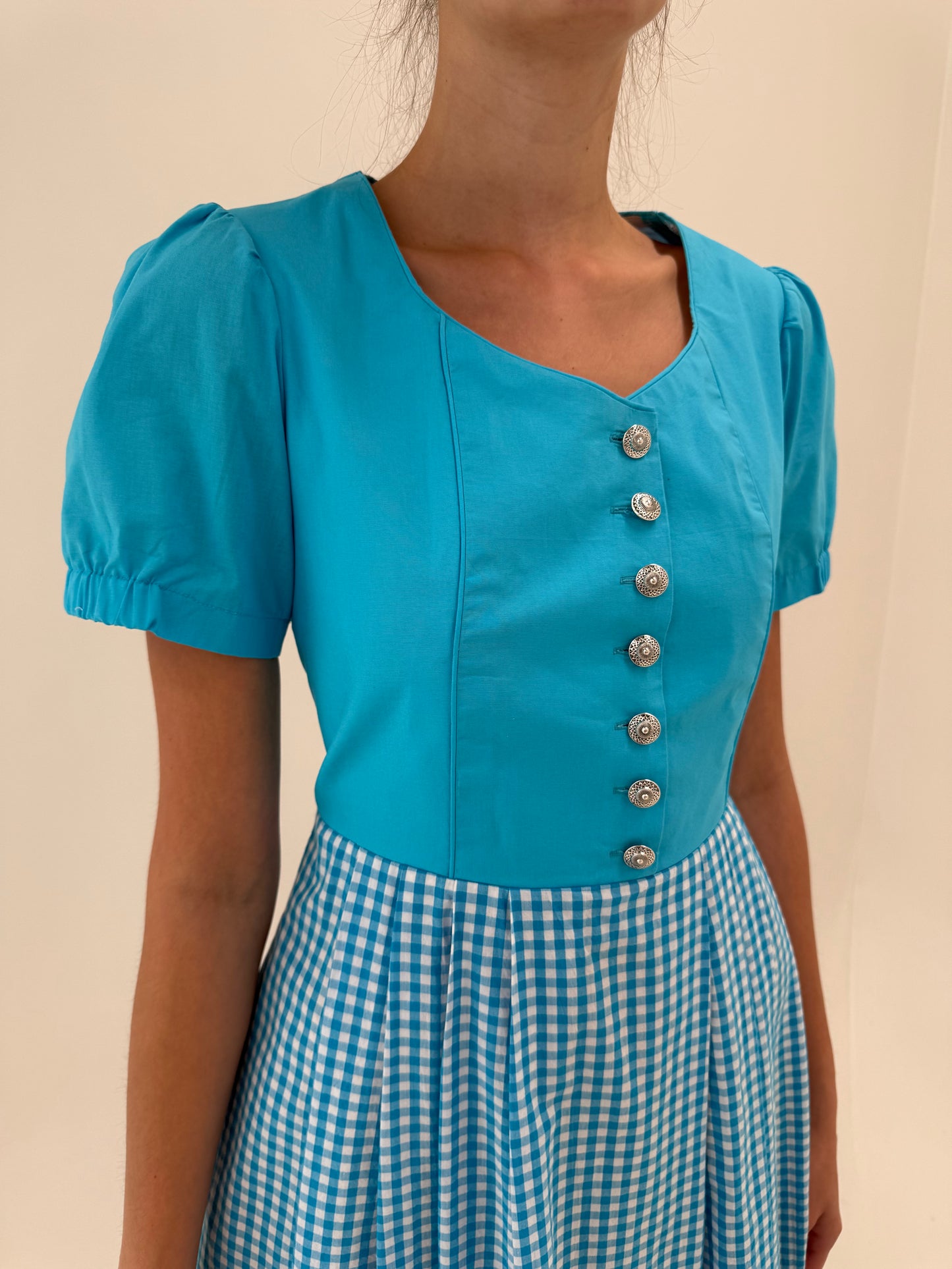 Rochie vintage cu corsaj în nuanțe superbe de turcoaz cu fusta amplă