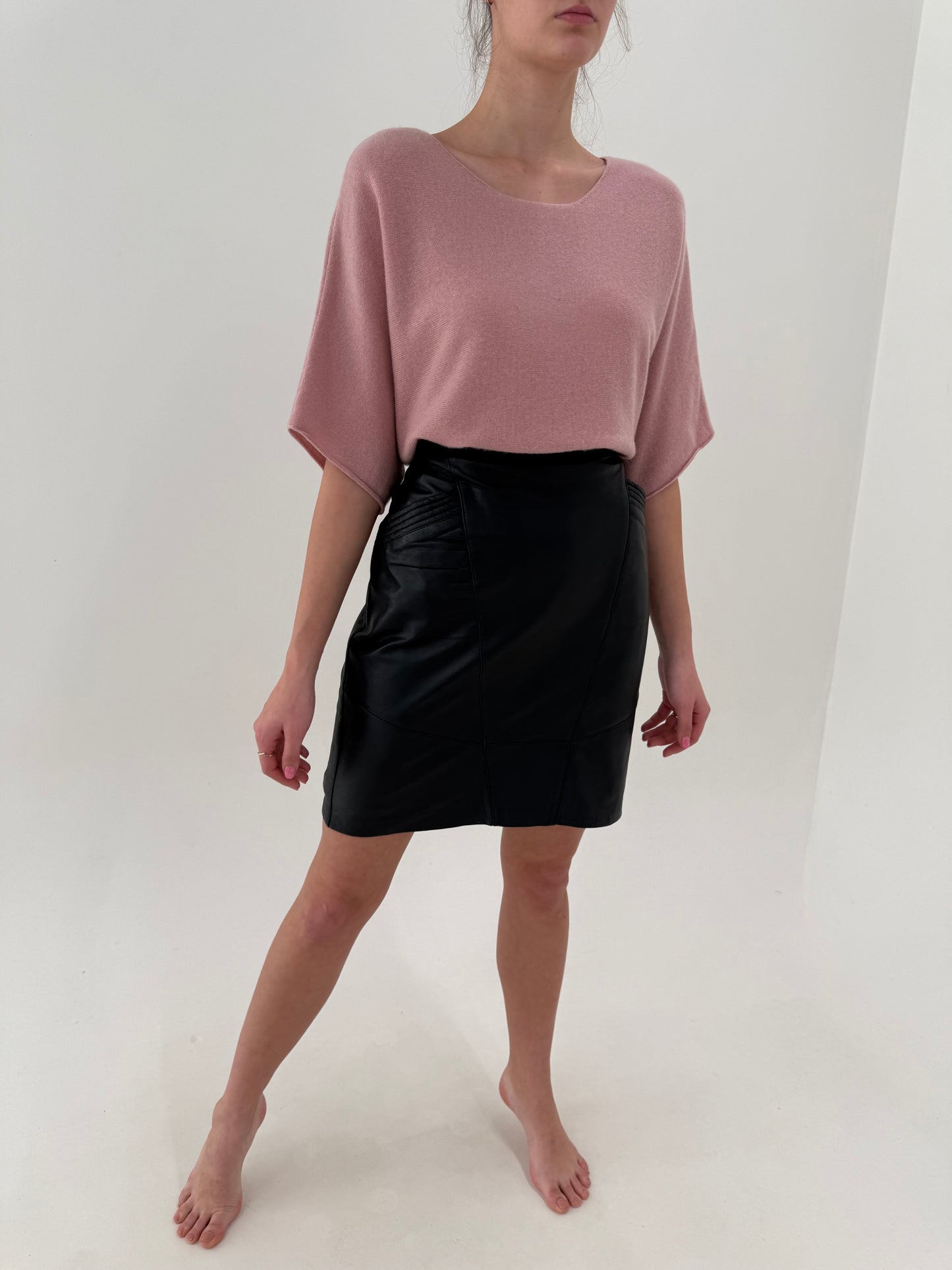 Fustă din piele naturală extrem de moale cu buzunare oblice