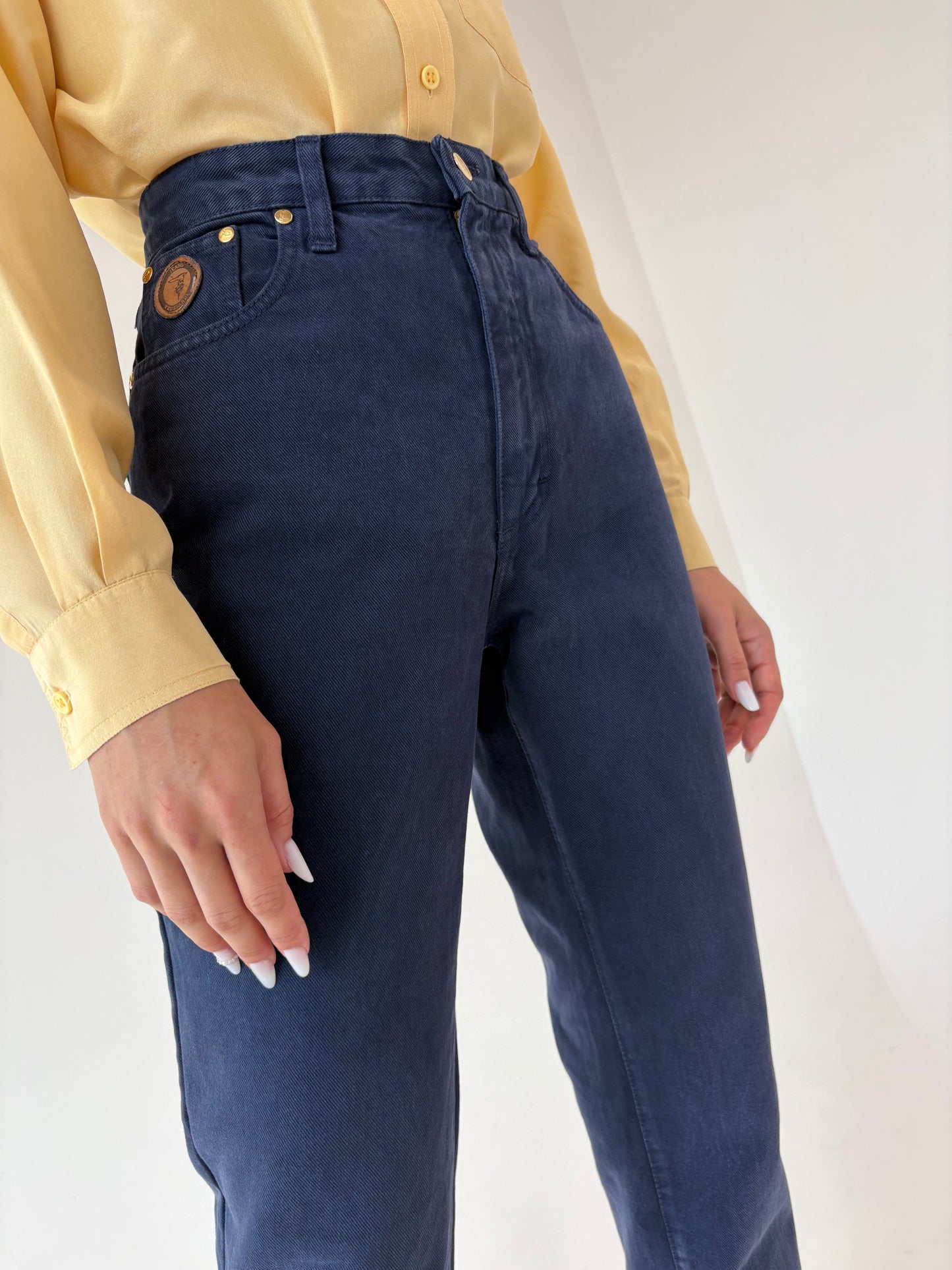 Jeans vintage luxury Trussardi dark wash in croi mom fit cu talie ultra înaltă