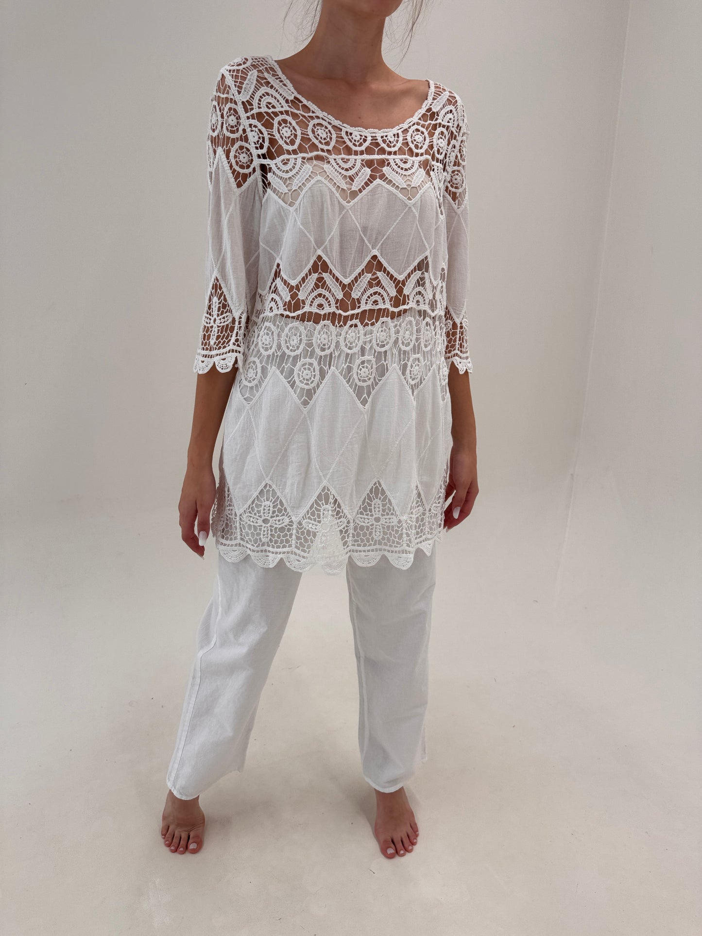 Tunica în croi lung din bumbac fin și macrame în croi lejer
