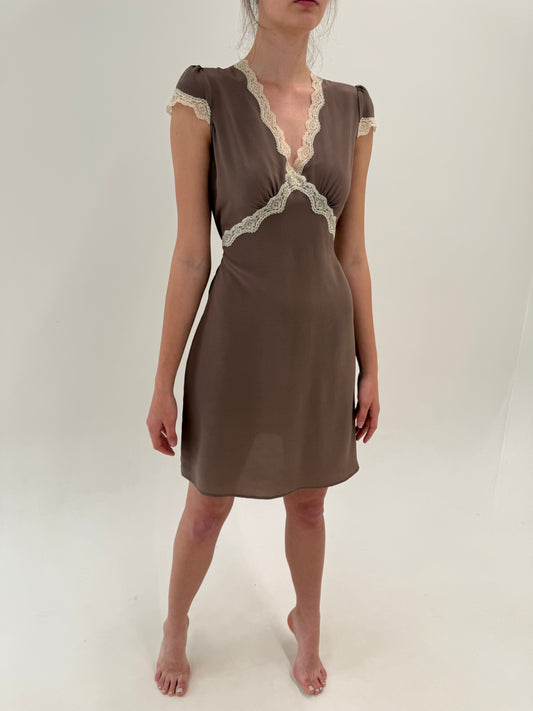 Rochie furou din mătase naturală cu dantelă chantily cu talie reglabilă