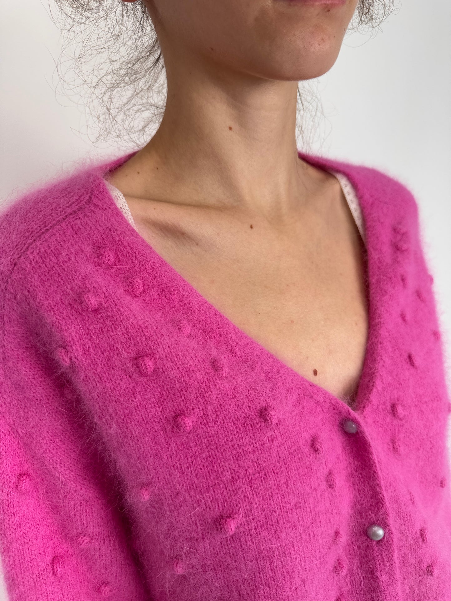 Cardigan barbie pink din lana extrafina și Angora cu buline 3D
