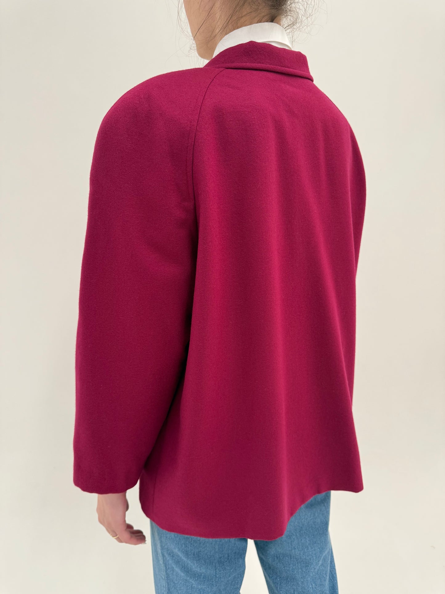 Sacou vintage cu mânecă raglan dark raspberry red în croi retro modern
