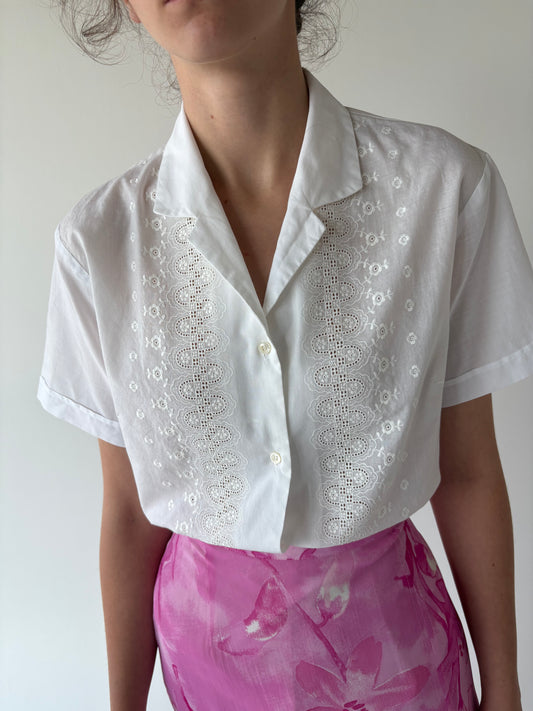 Camasa exceptionala din bumbac satinat cu broderie delicată superbă