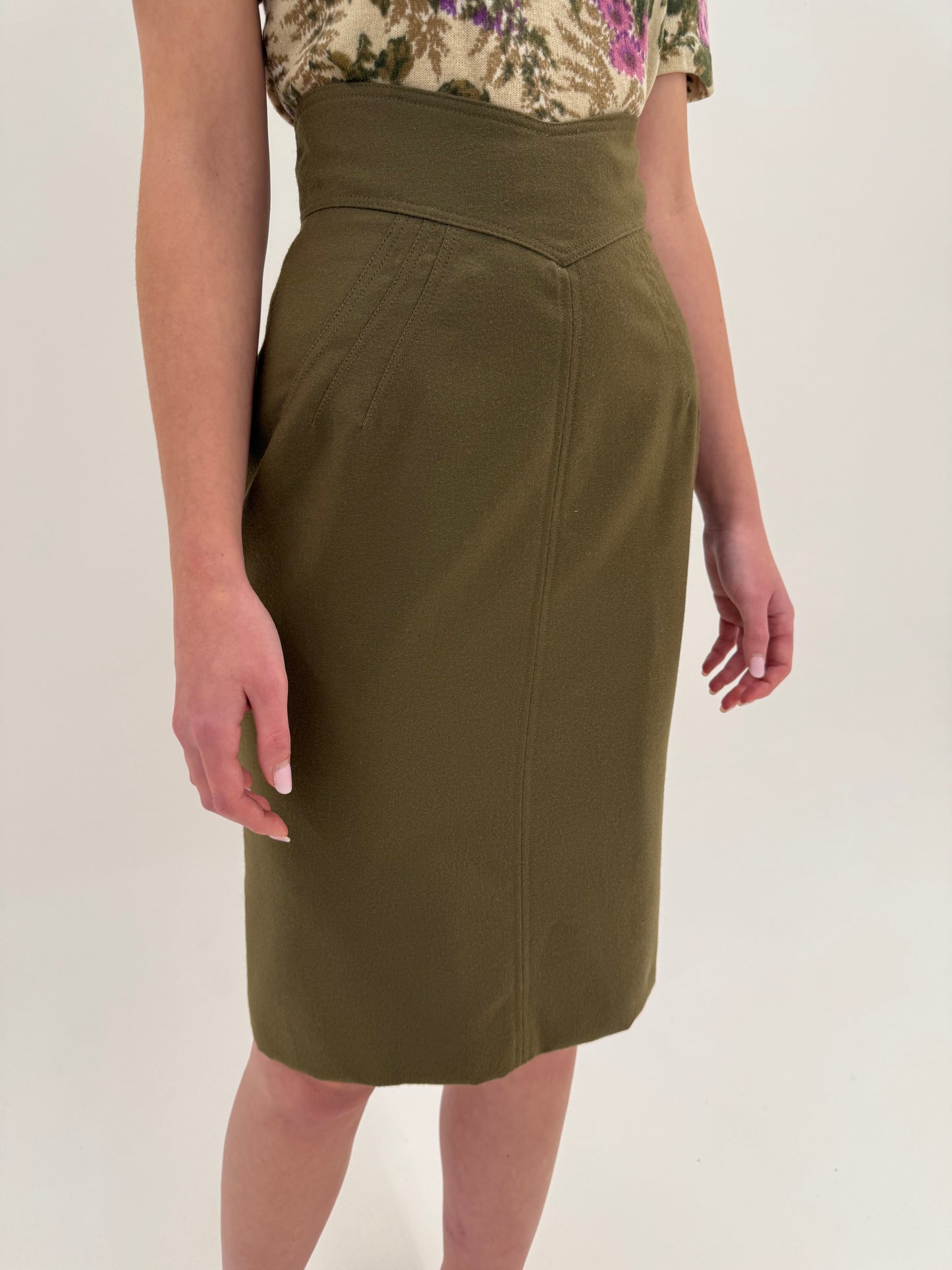 Fustă vintage kaki cu talie ultra marcată și înaltă din lana certificată