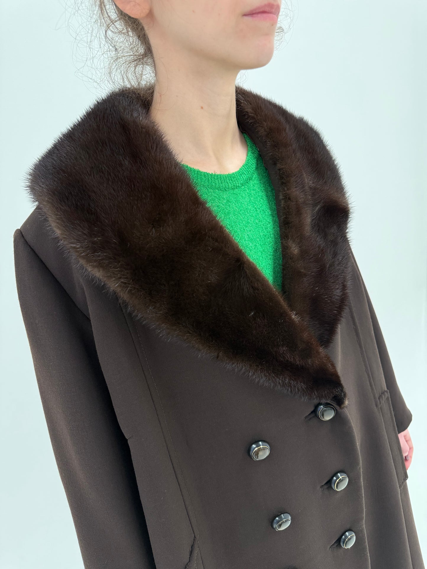 Palton vintage din stofă structurată chocolate brown cu guler din blană de nurcă